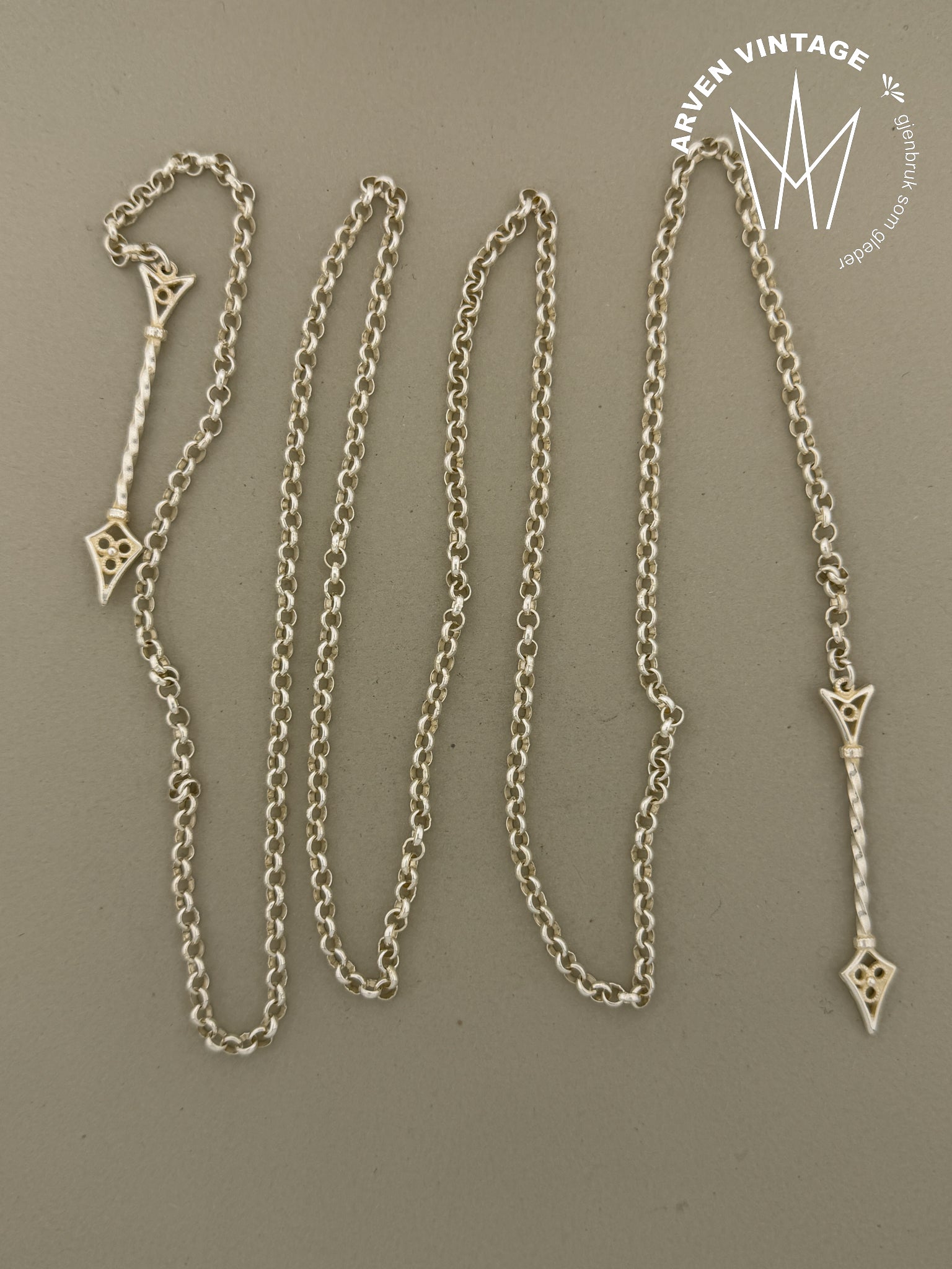 Vintage sølv trekkekjede med heng 1,1m