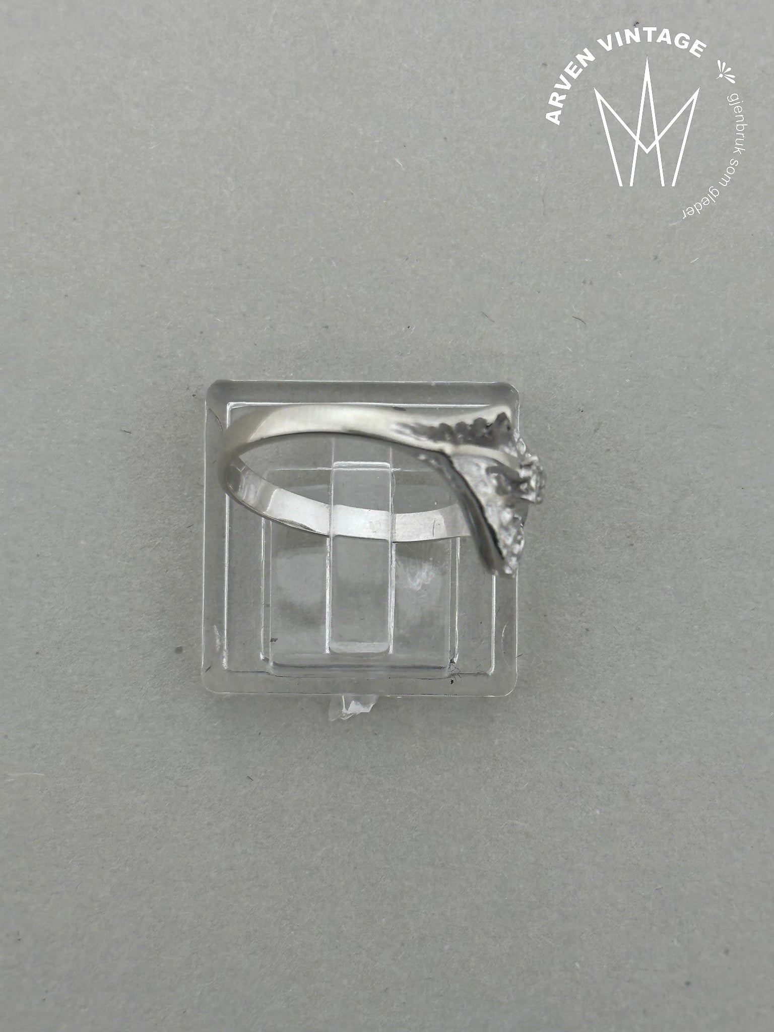 Vintage ring hvitt gull str 54