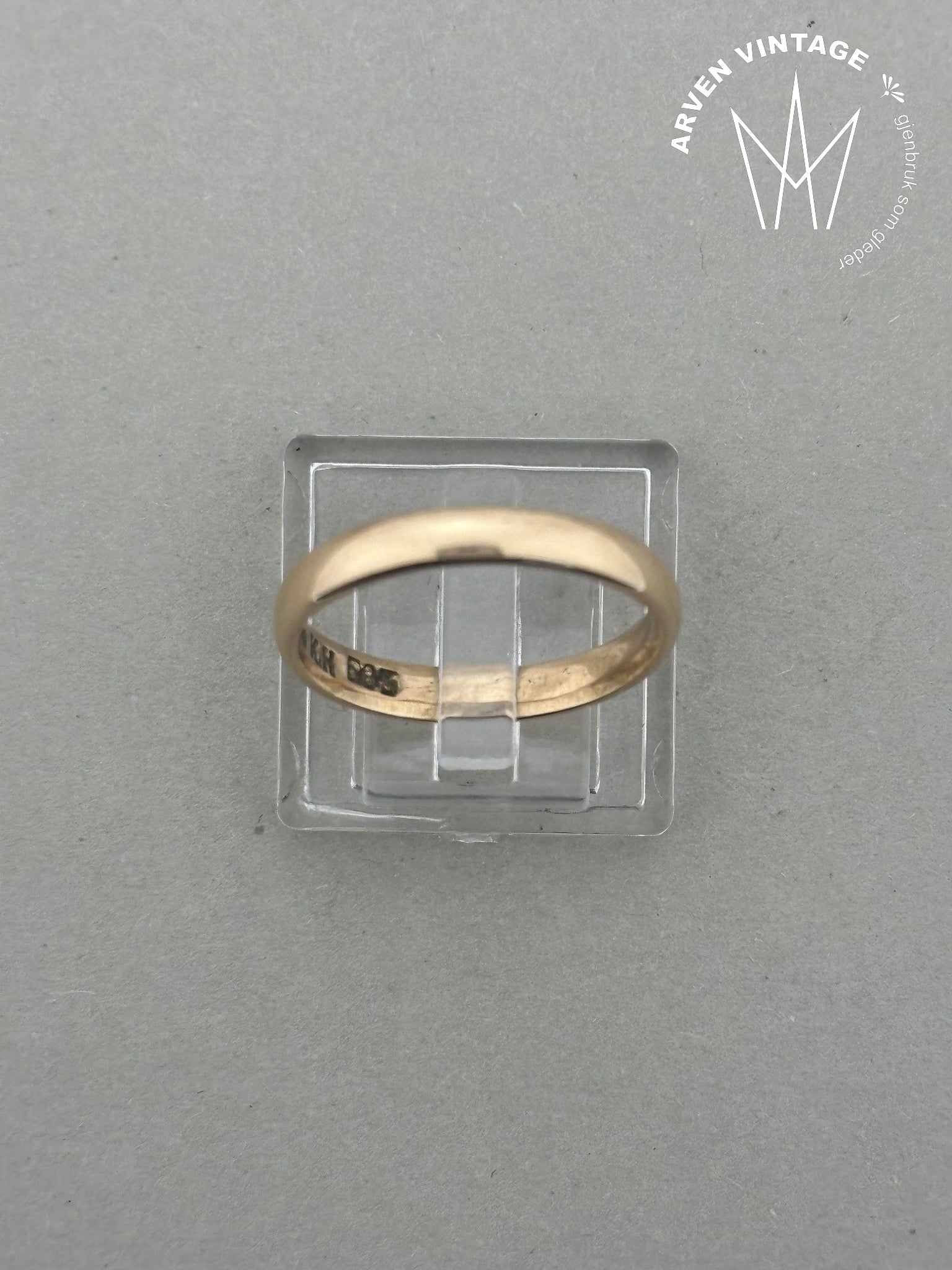 Vintage glatt ring i gult gull str56