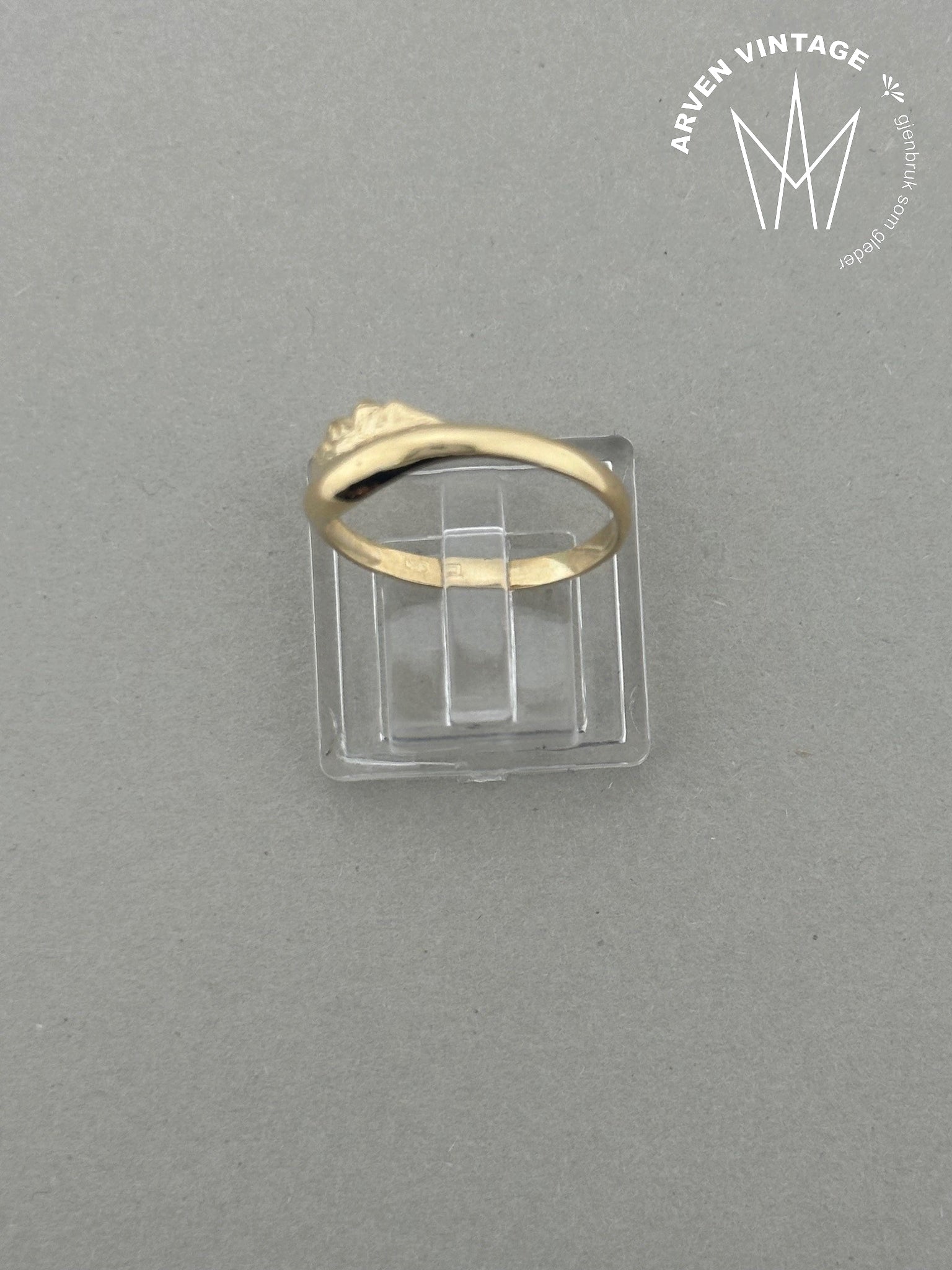 Vintage ring i gult gull str 56