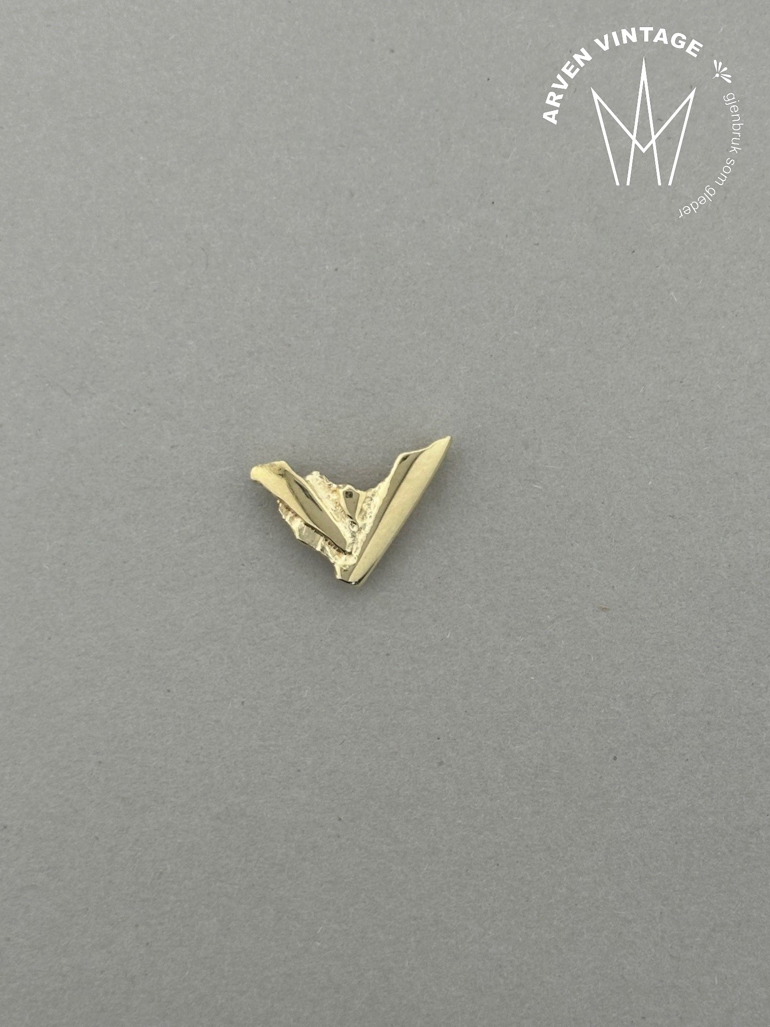 Vintage anheng i gult gull