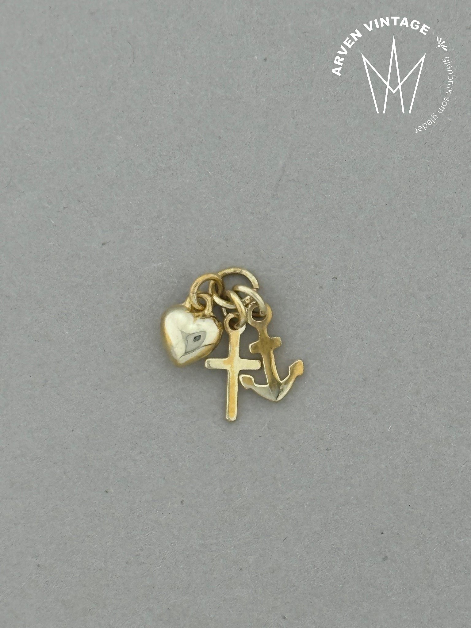 Vintage anheng i gult gull