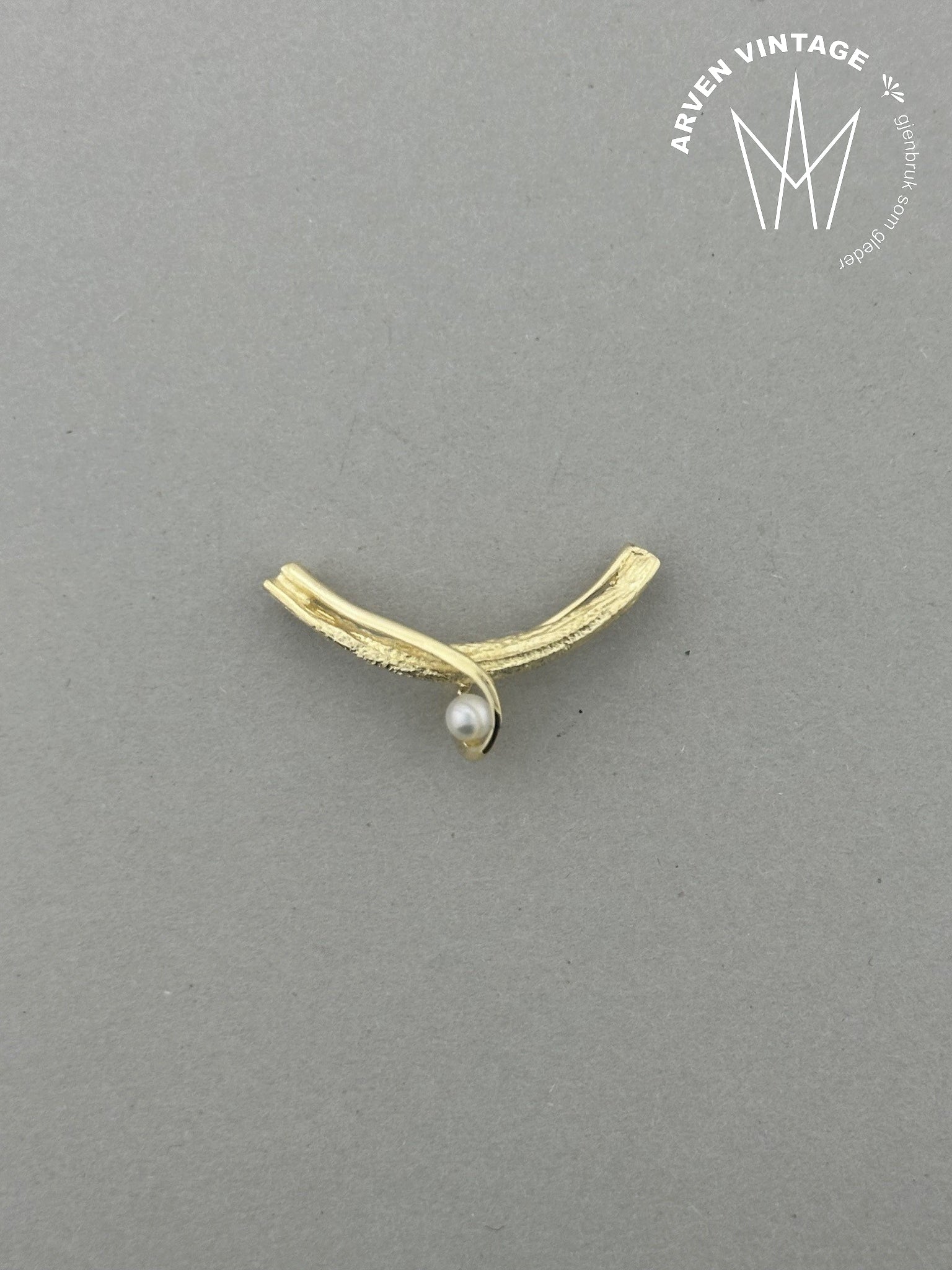 Vintage perleanheng gult gull