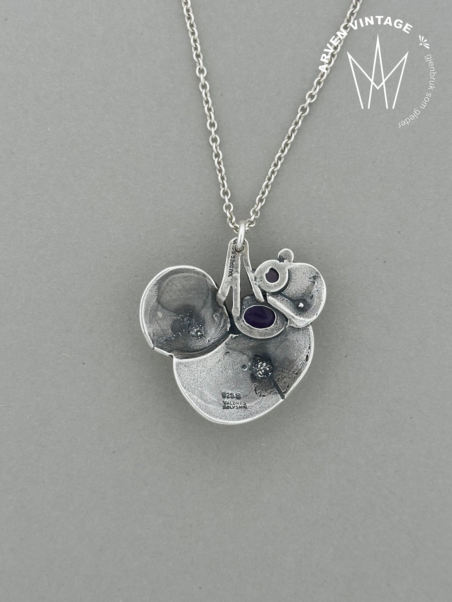 Vintage sølv halssmykke med lilla stener