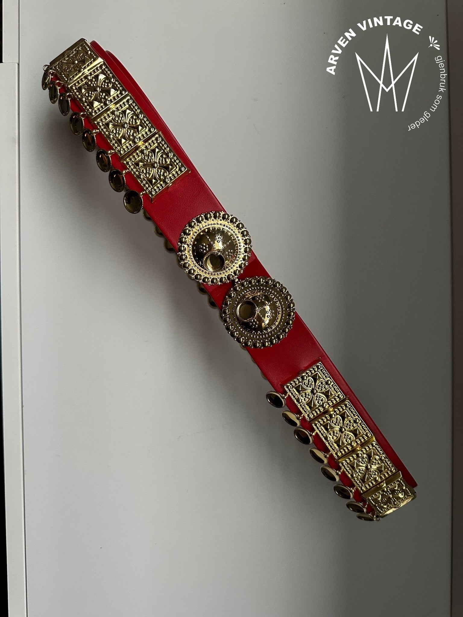 Vintage bunadsbelte med forgylte støler 86cm