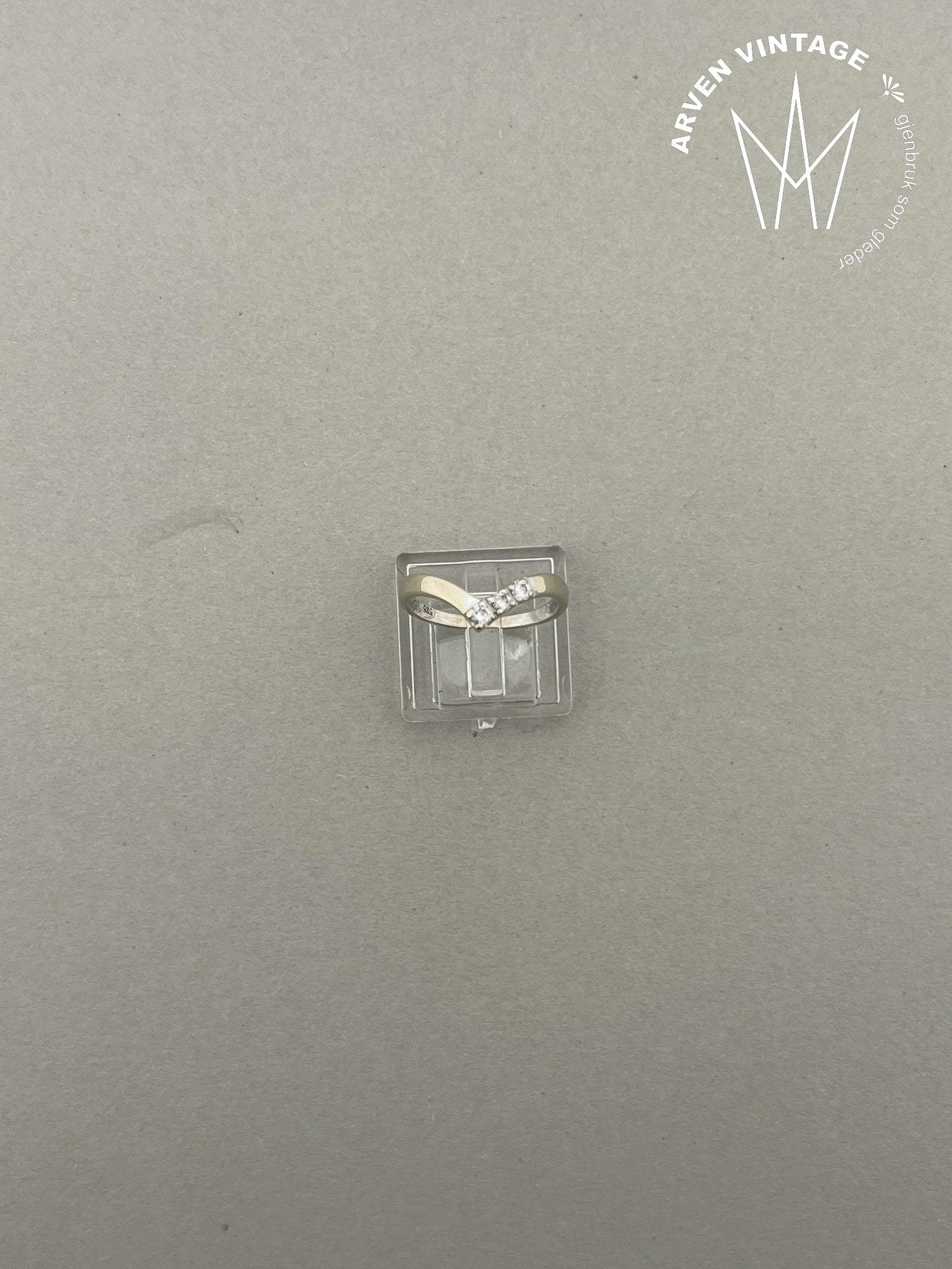 Vintage diamantring hvitt gull str 55