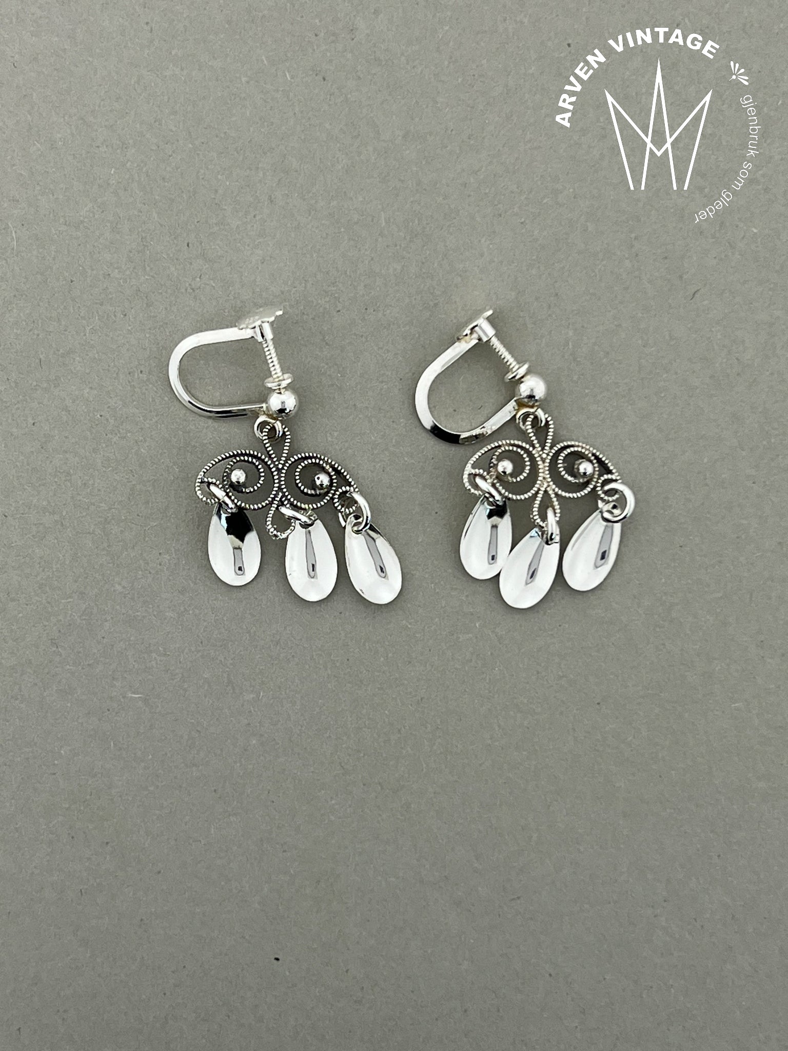 Vintage sølv ørepynt med skrufeste