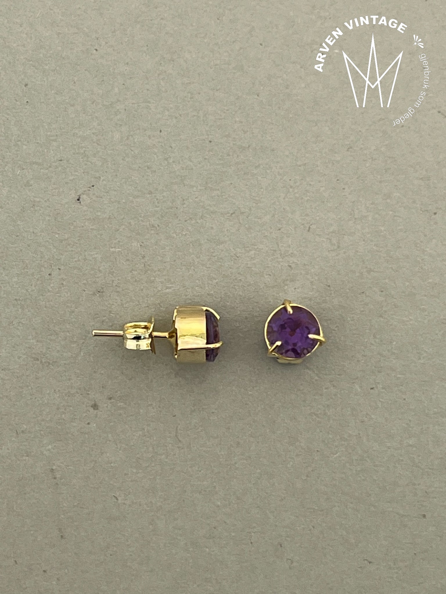 Vintage ørepynt gult gull med lilla sten