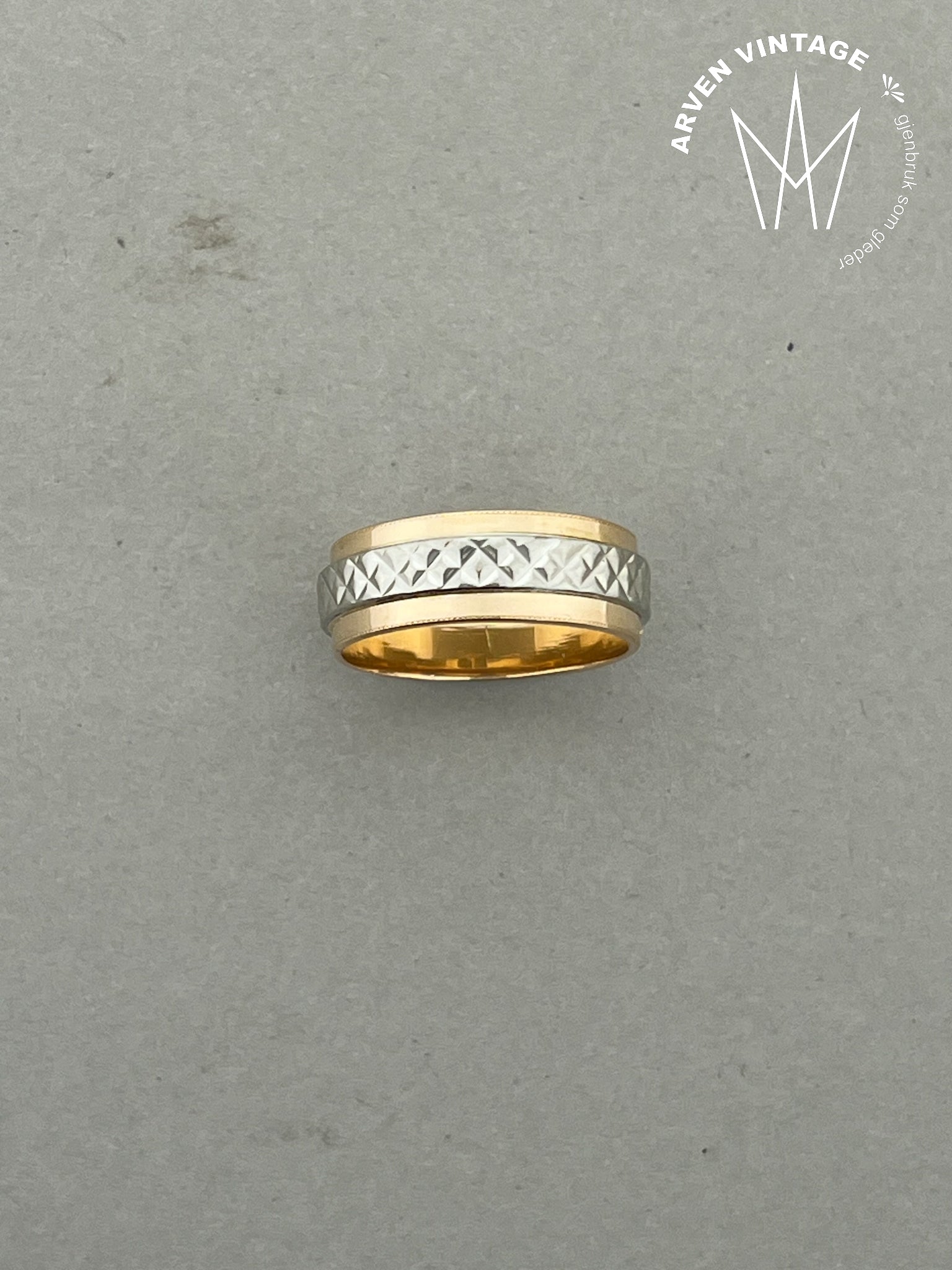 Vintage ring 18K gult og hvitt gull str 54
