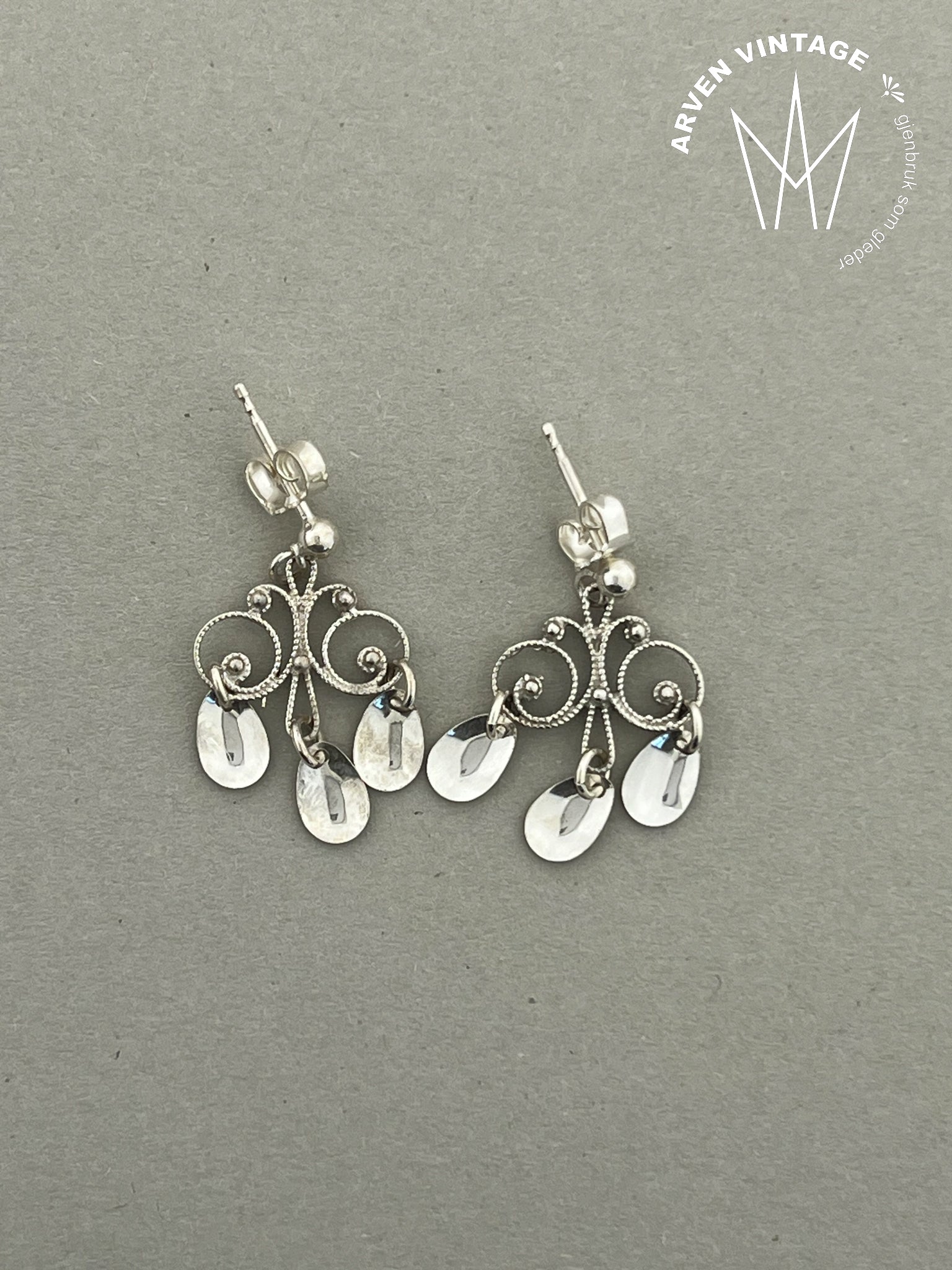 Vintage sølv ørepynt med løv