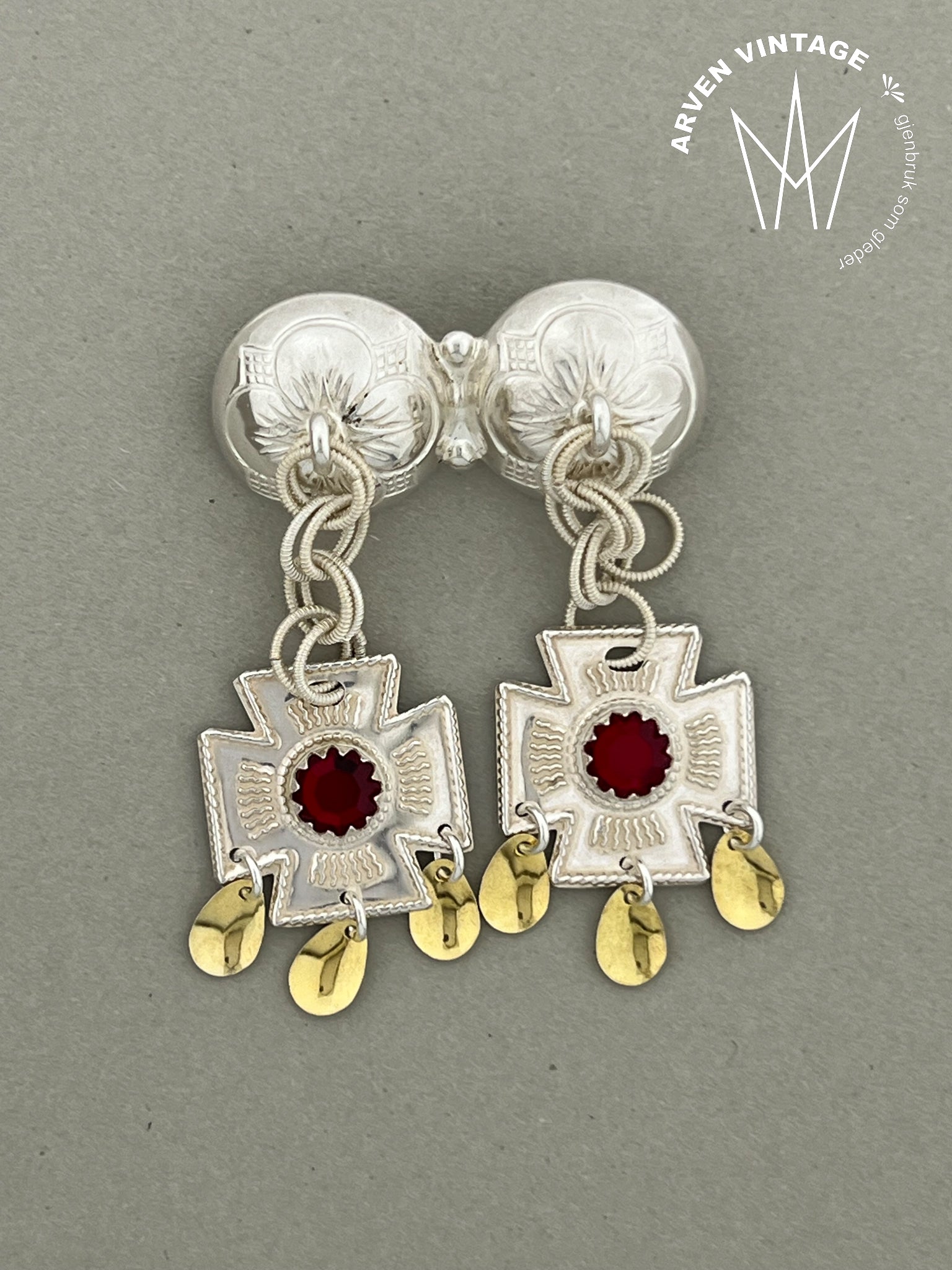 Vintage halssølje med røde stener