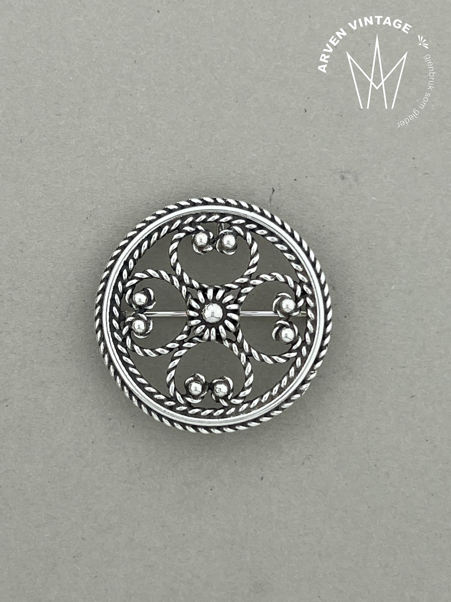 Vintage oksidert sølvbrosje