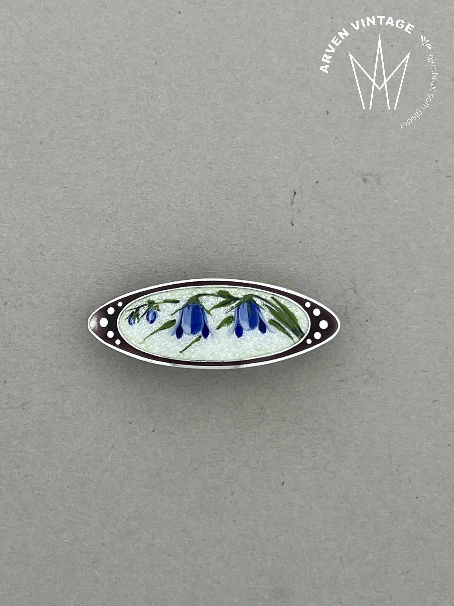 Vintage forgylt sølv emaljebrosje