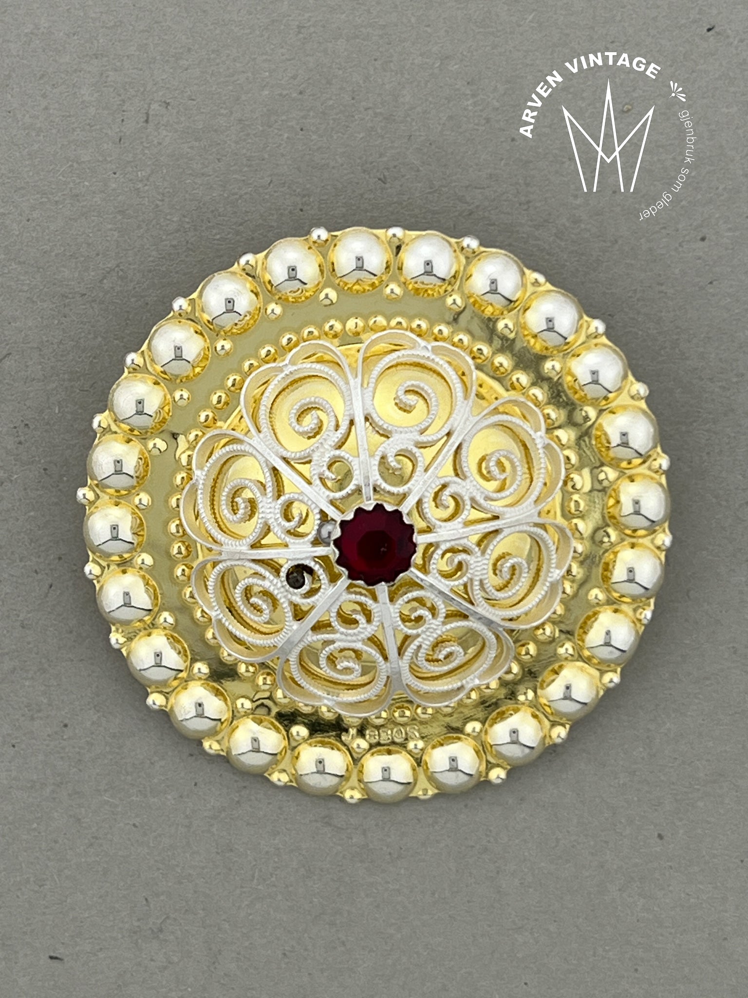 Vintage sølv borenål 4,7cm med rød sten (singel)