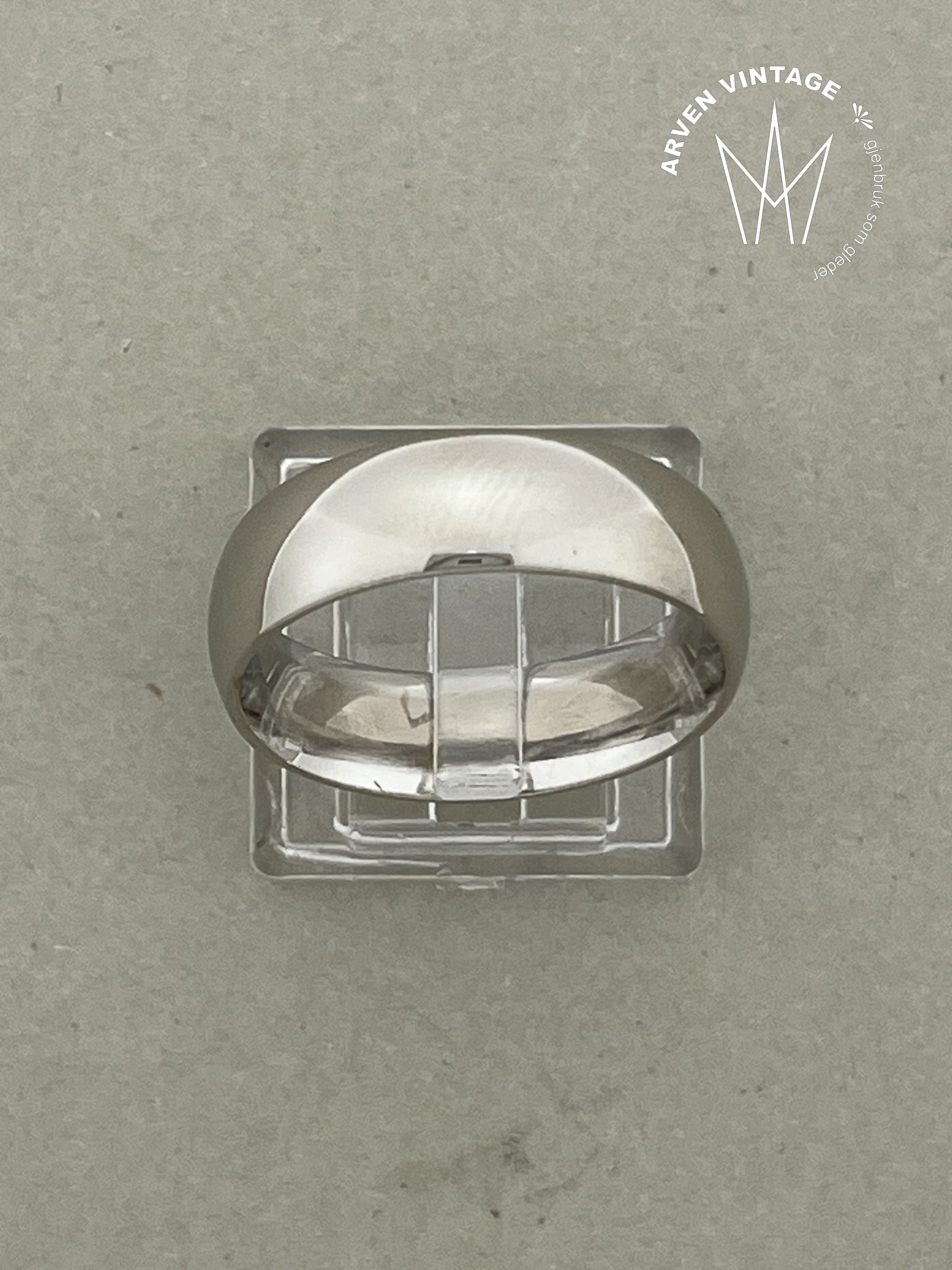 Vintage glatt ring hvitt gull str 62