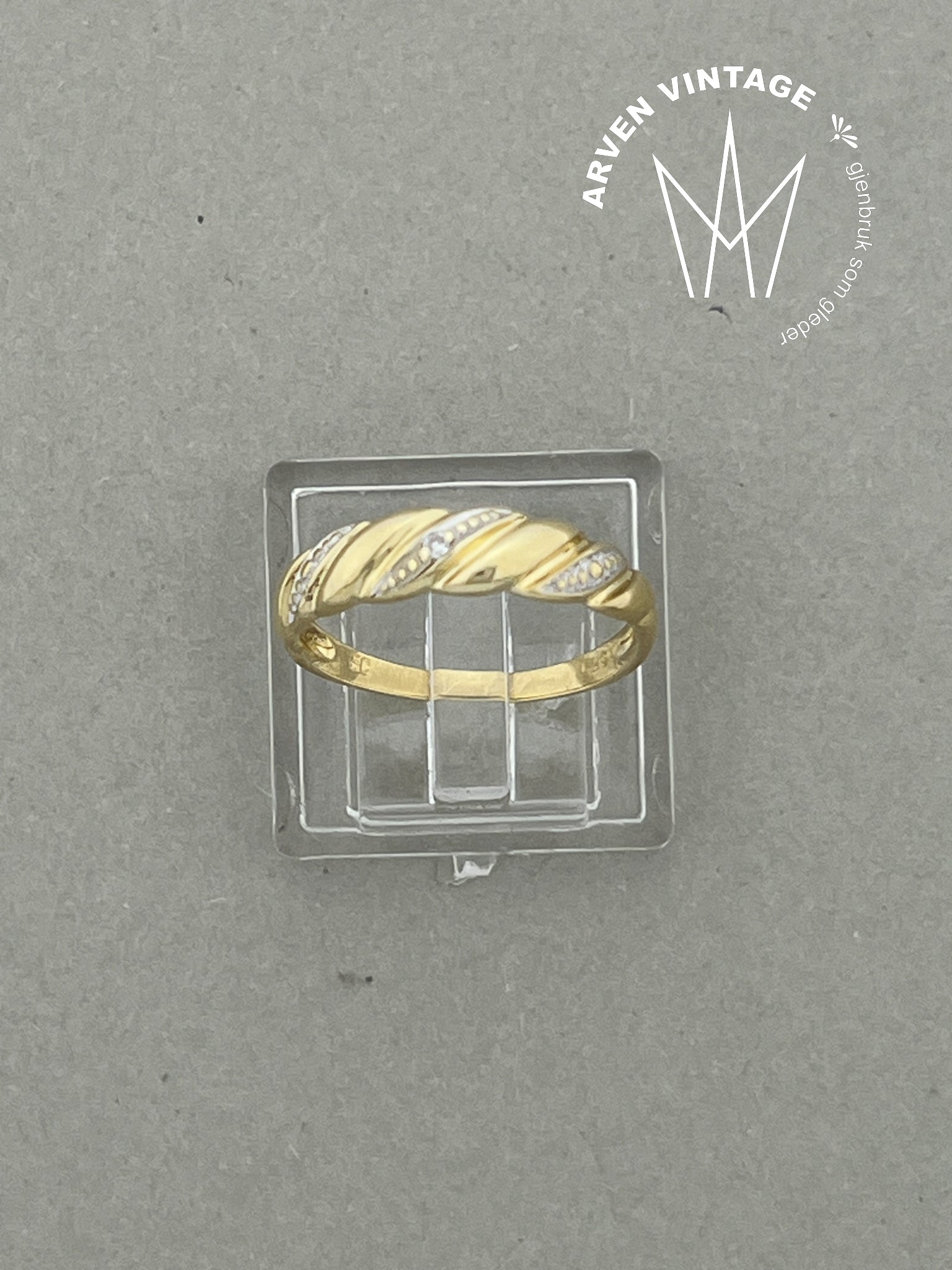 Vintage diamantring gult gull str 53