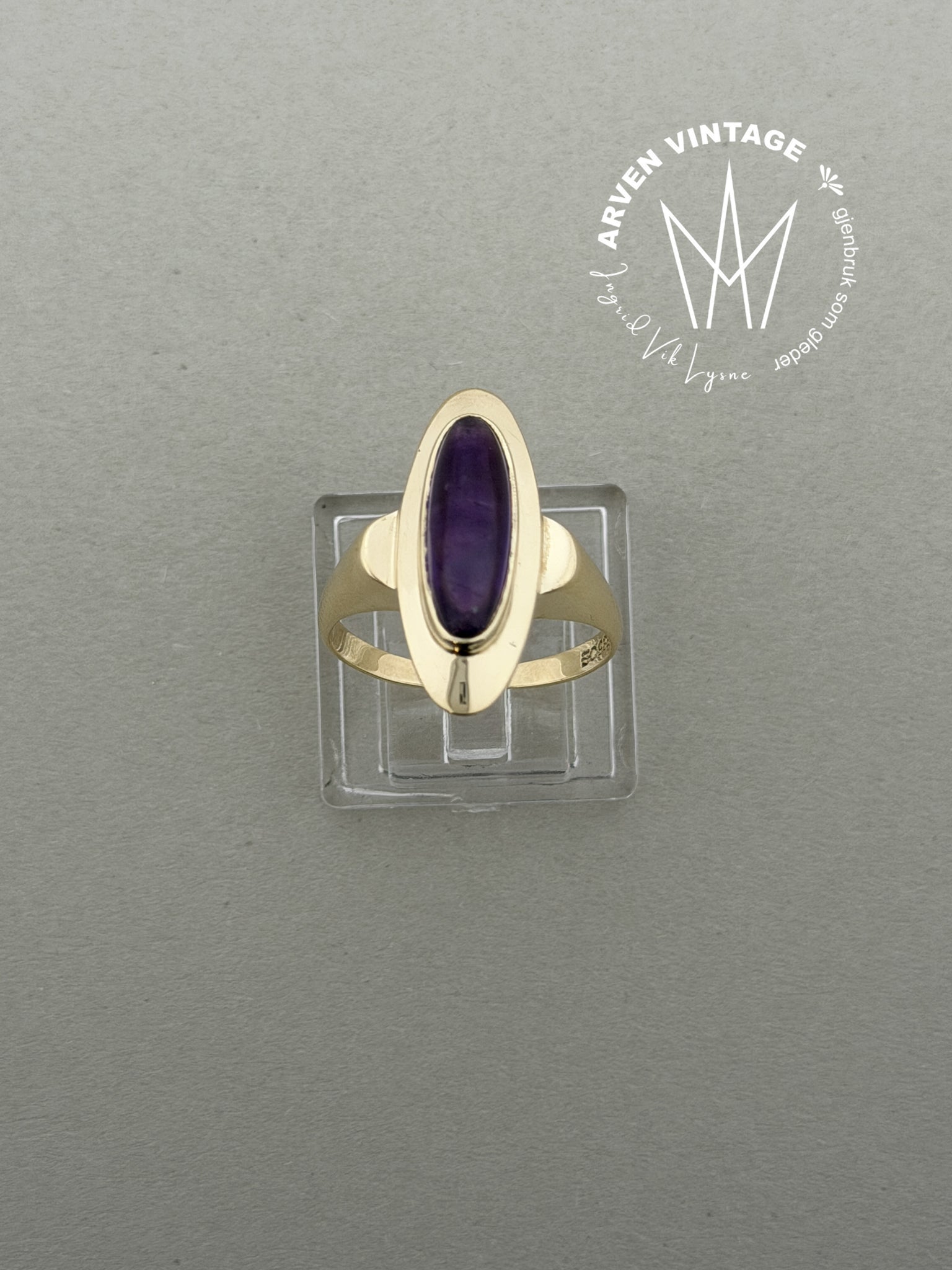 Vintage ring gult gull str53 med lilla sten