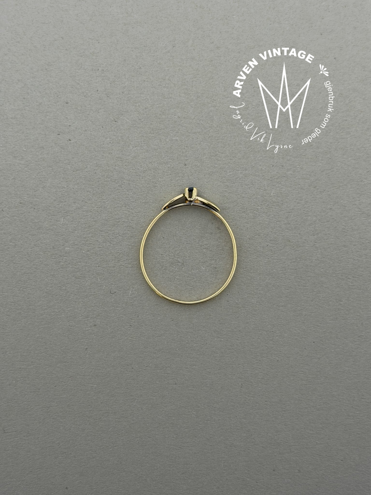 Vintage ring gult gull atr50 med blå sten