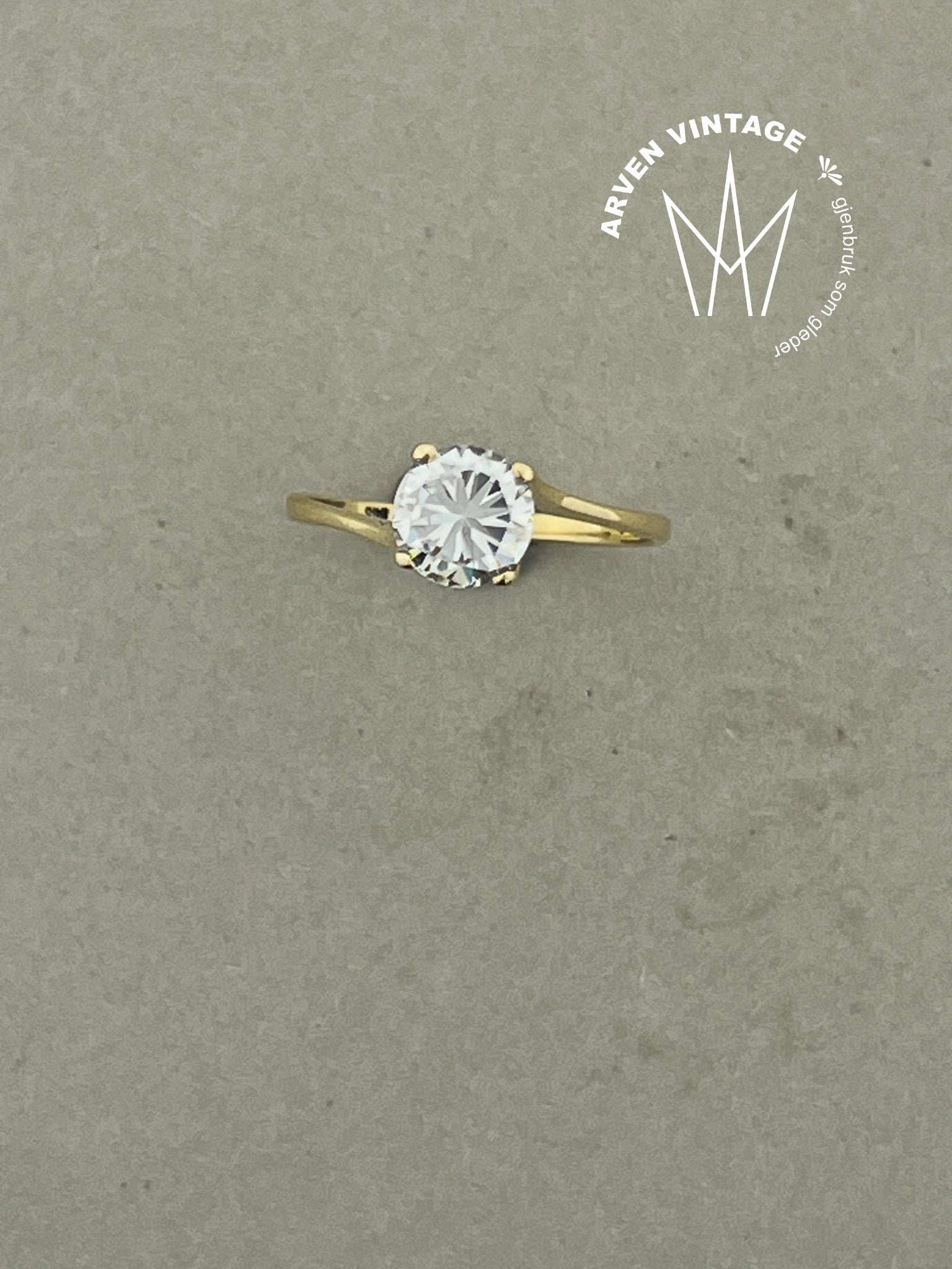 Vintage ring gult gull med blank sten str50