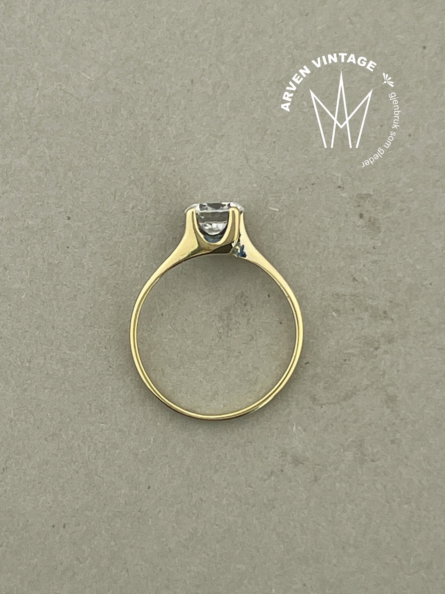 Vintage ring gult gull med blank sten str50