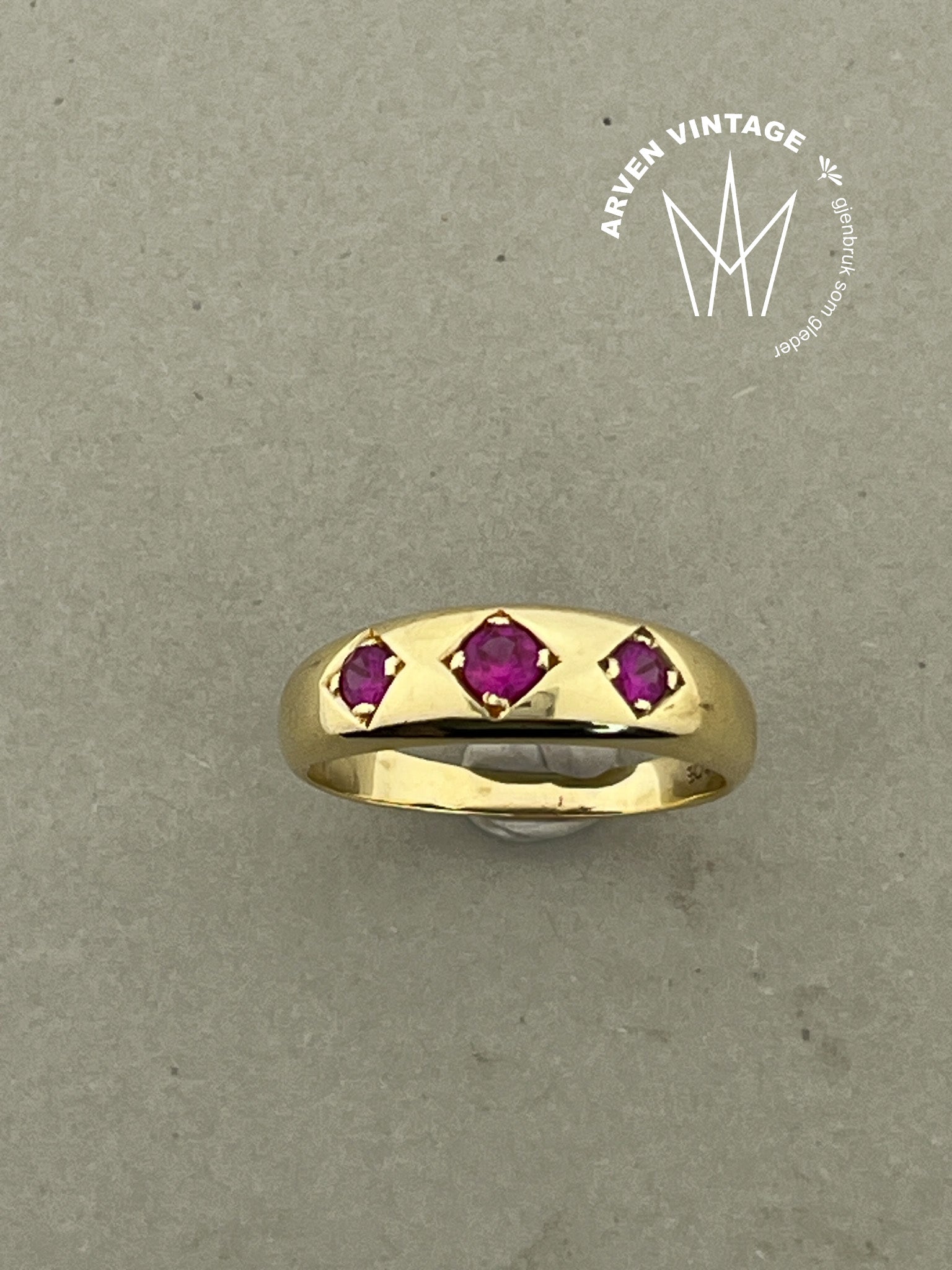 Vintage ring gult gull str56 med stener