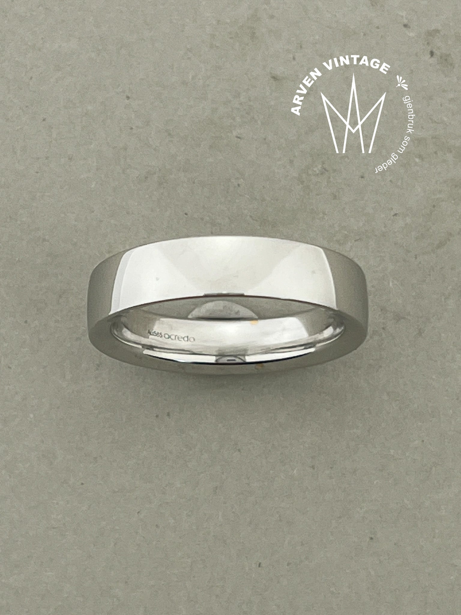 Vintage glatt ring hvitt gull str64