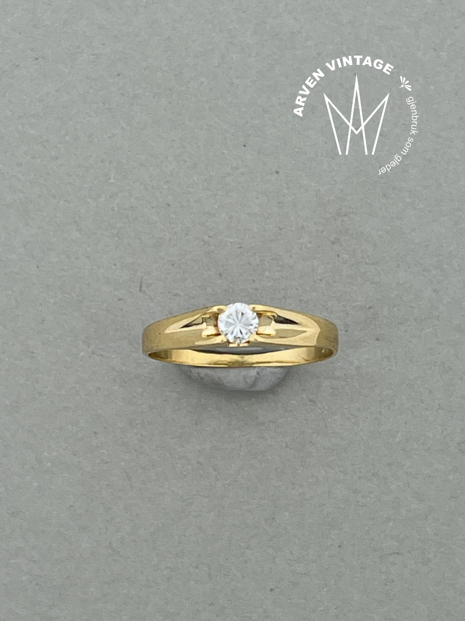 Vintage diamantring gult gull str52