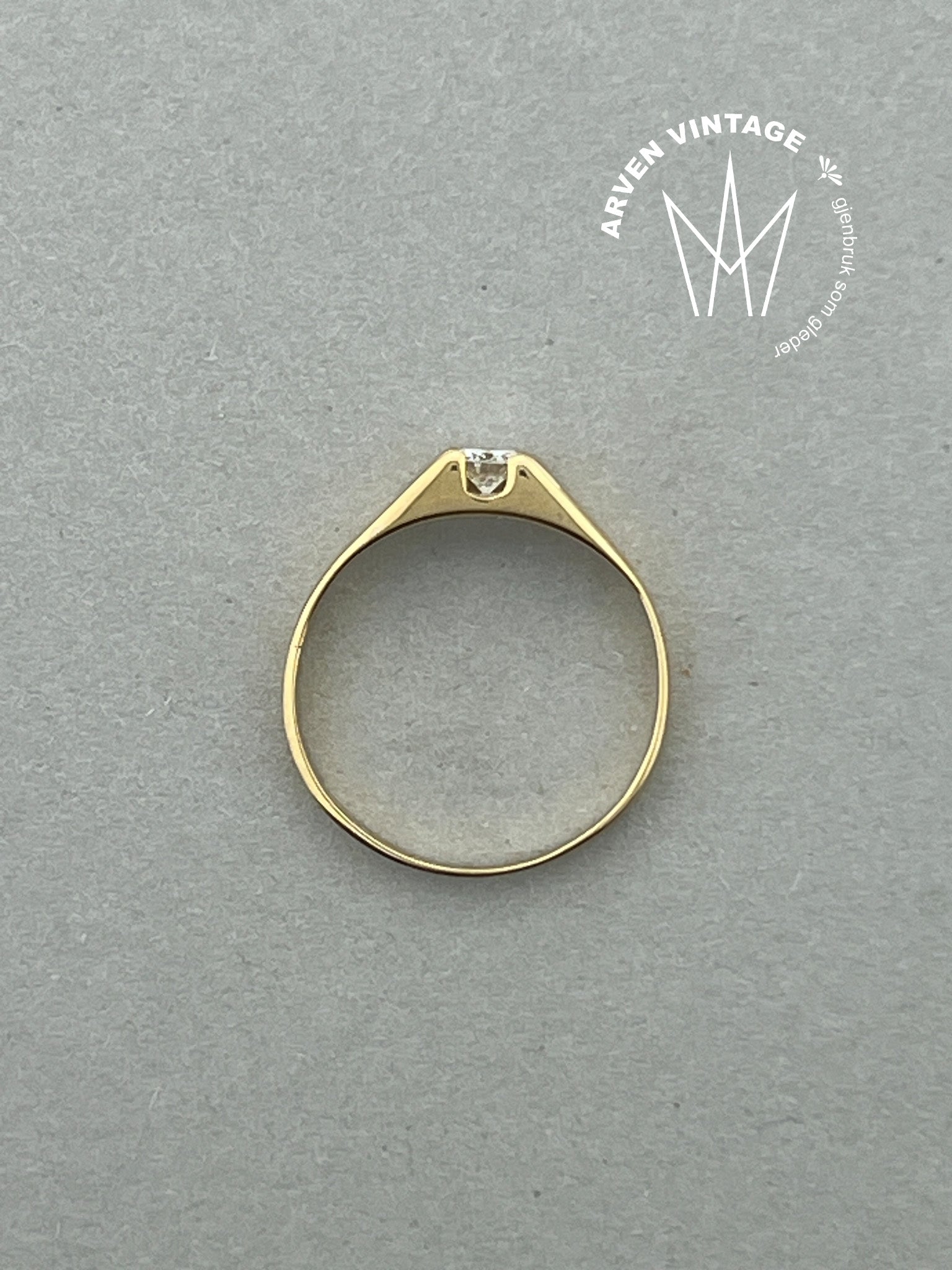 Vintage diamantring gult gull str52