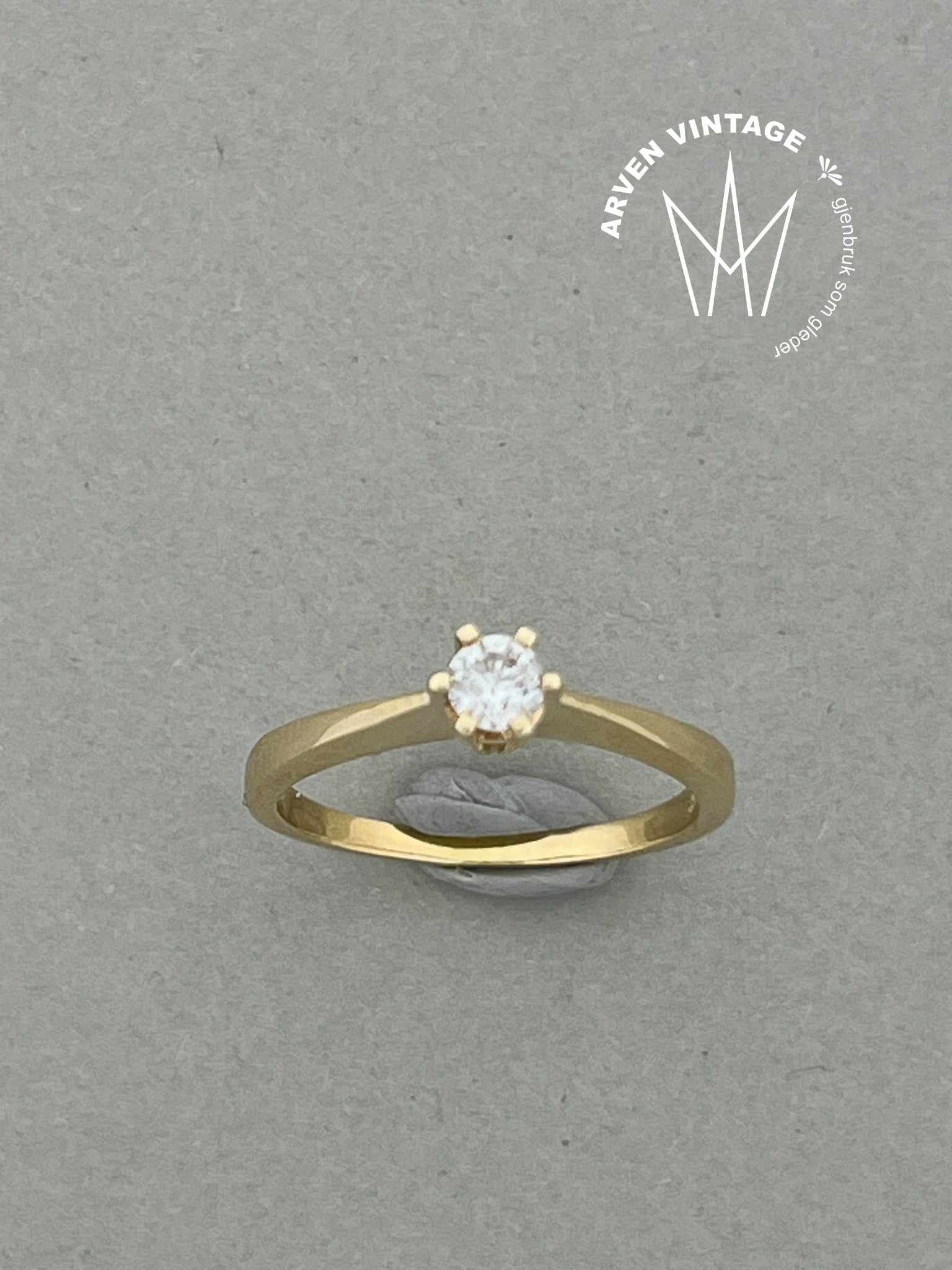 Vintage diamantring gult gull str58
