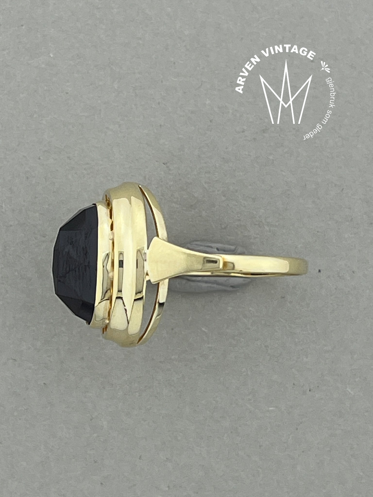 Vintage ring gult gull str56 rød sten