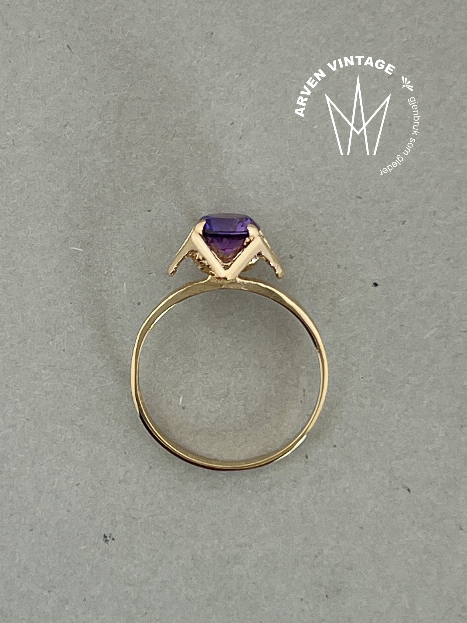 Vintage ring gult gull lilla sten str55