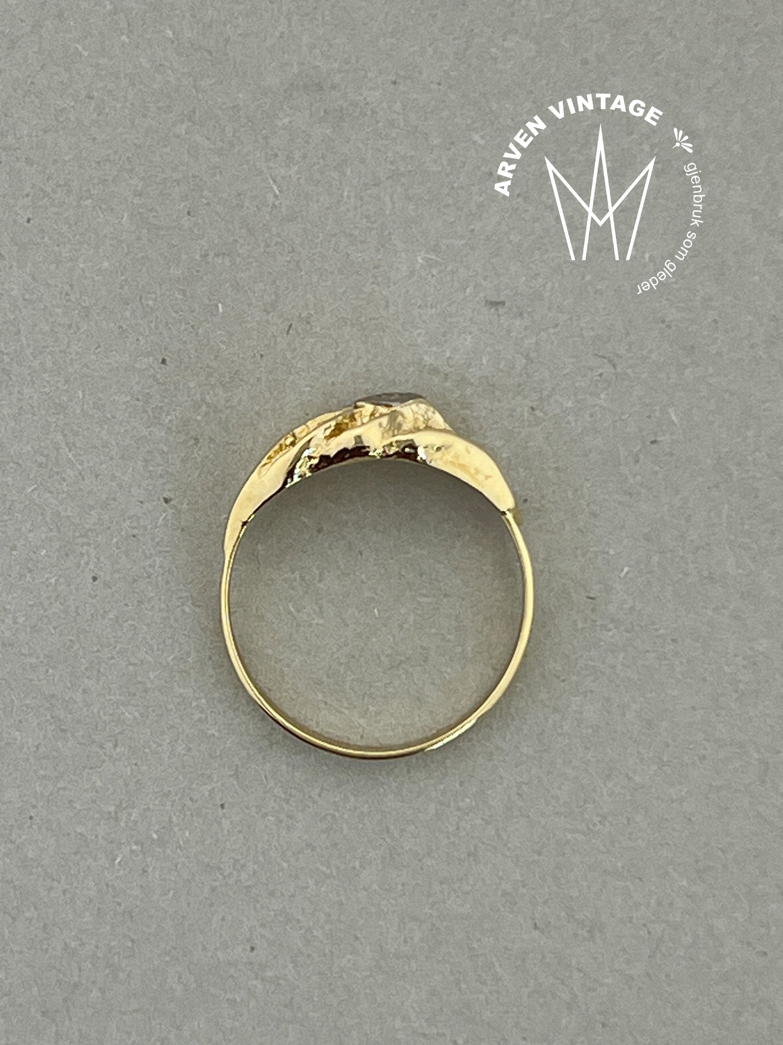 Vintage diamantring gult gull str 52