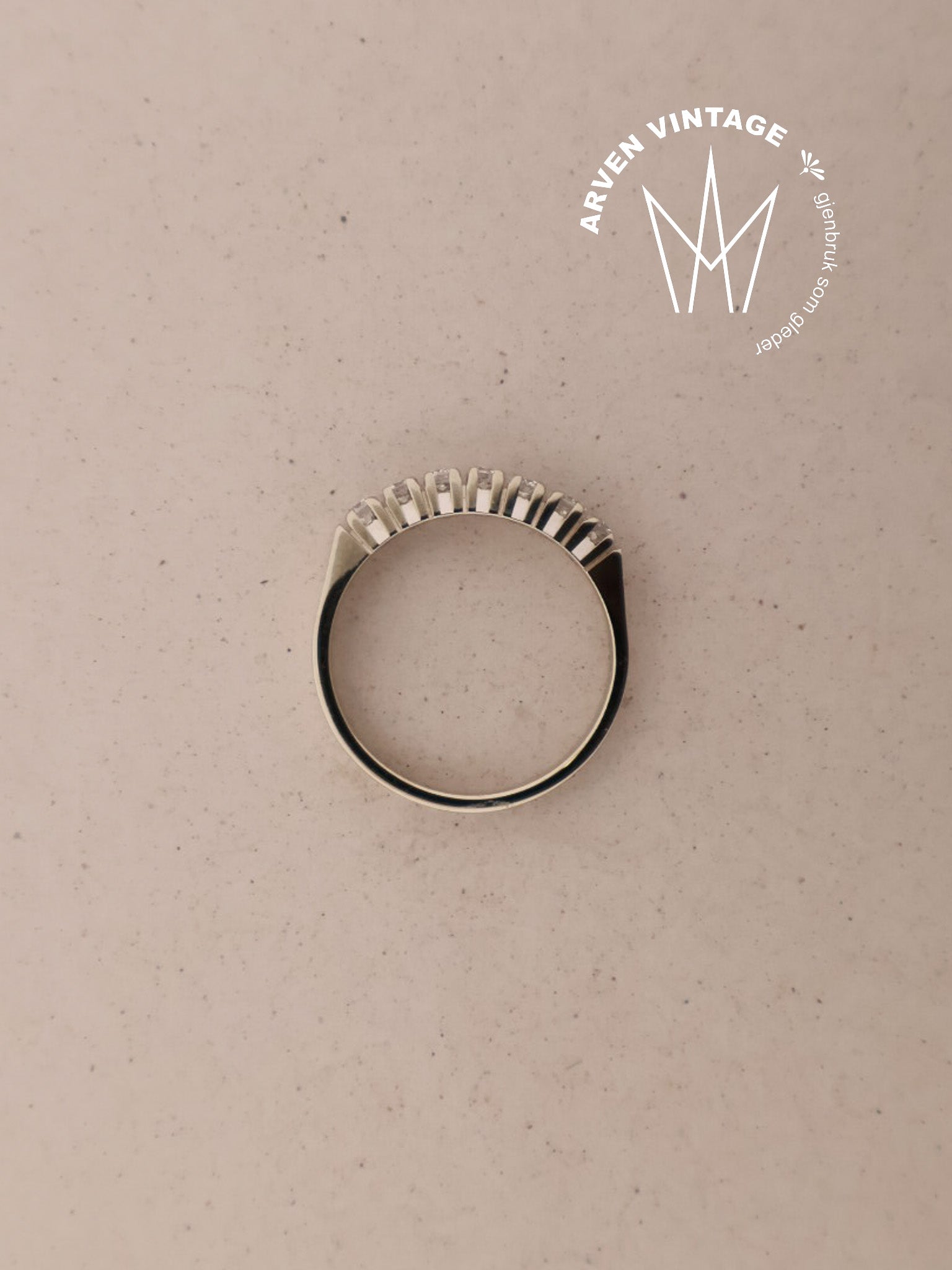 Vintage diamantring 18K hvitt gull str53