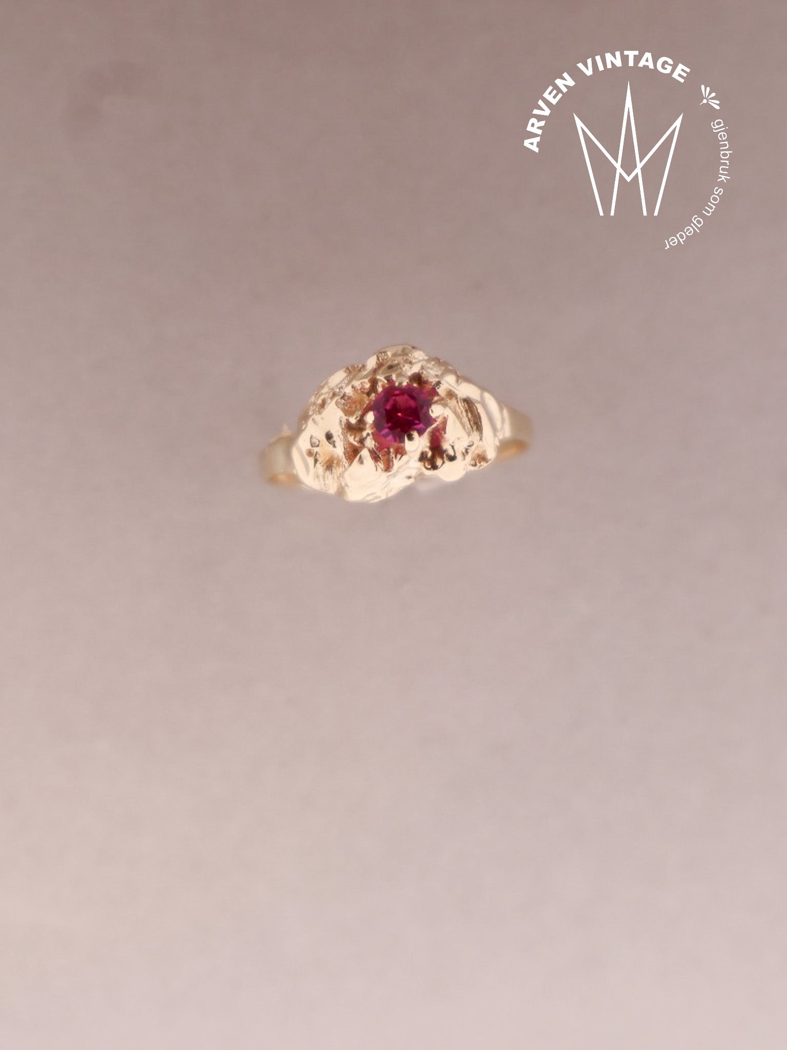 Vintage ring gult gull med rosa sten str. 53