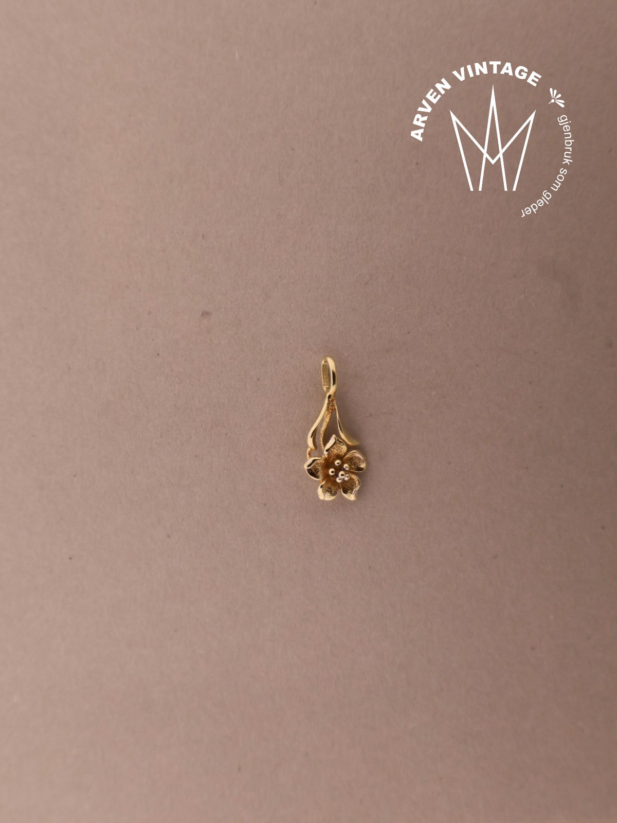 Vintage pendant yellow gold