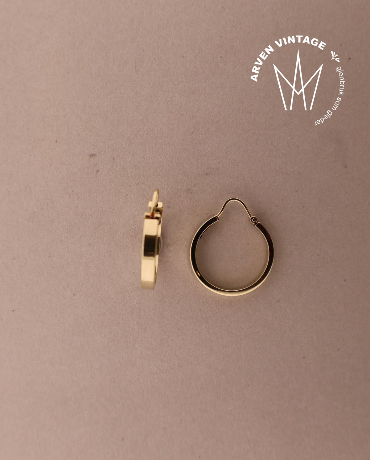 Vintage yellow gold earrings