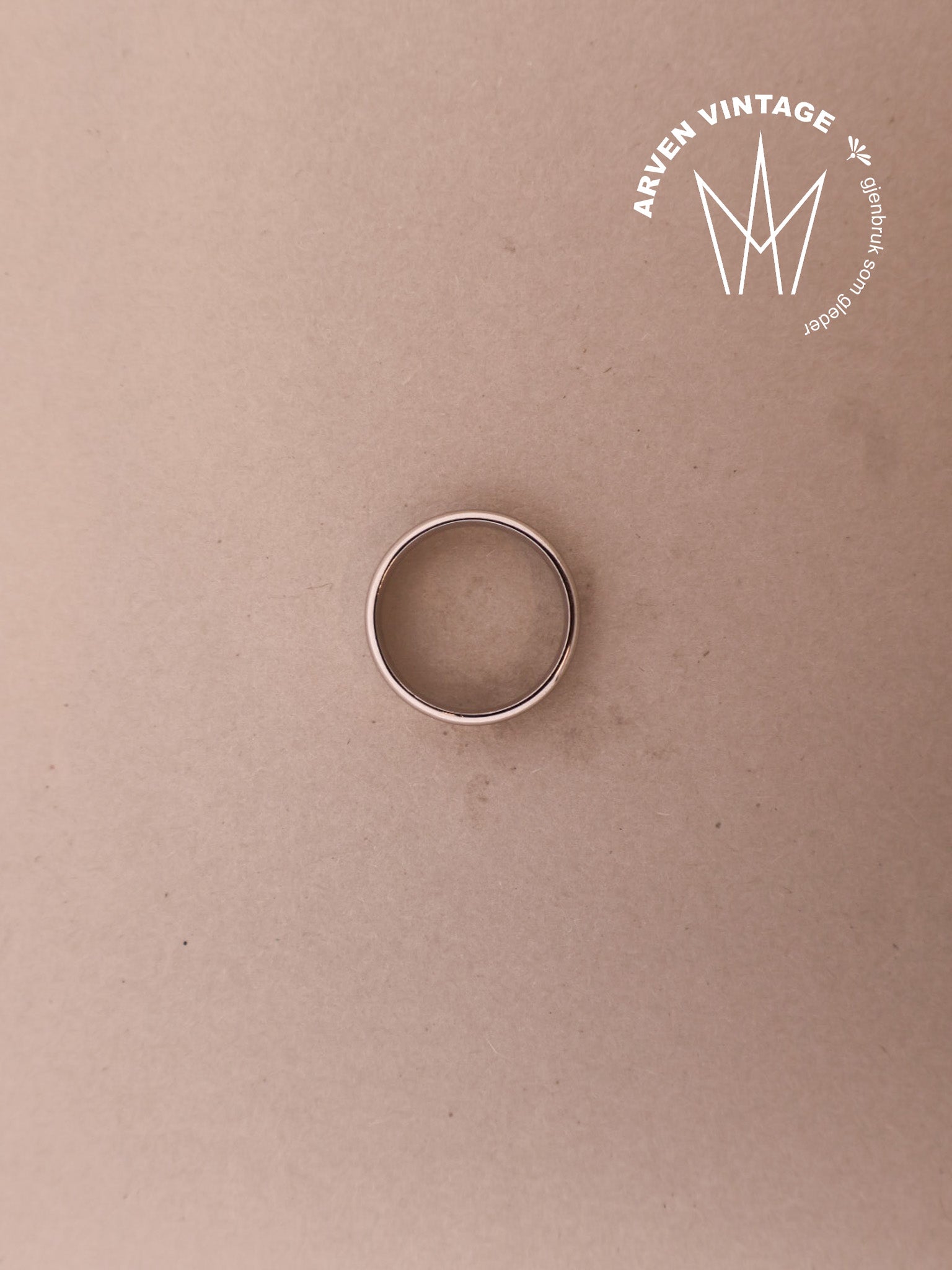 Vintage glatt ring hvitt gull