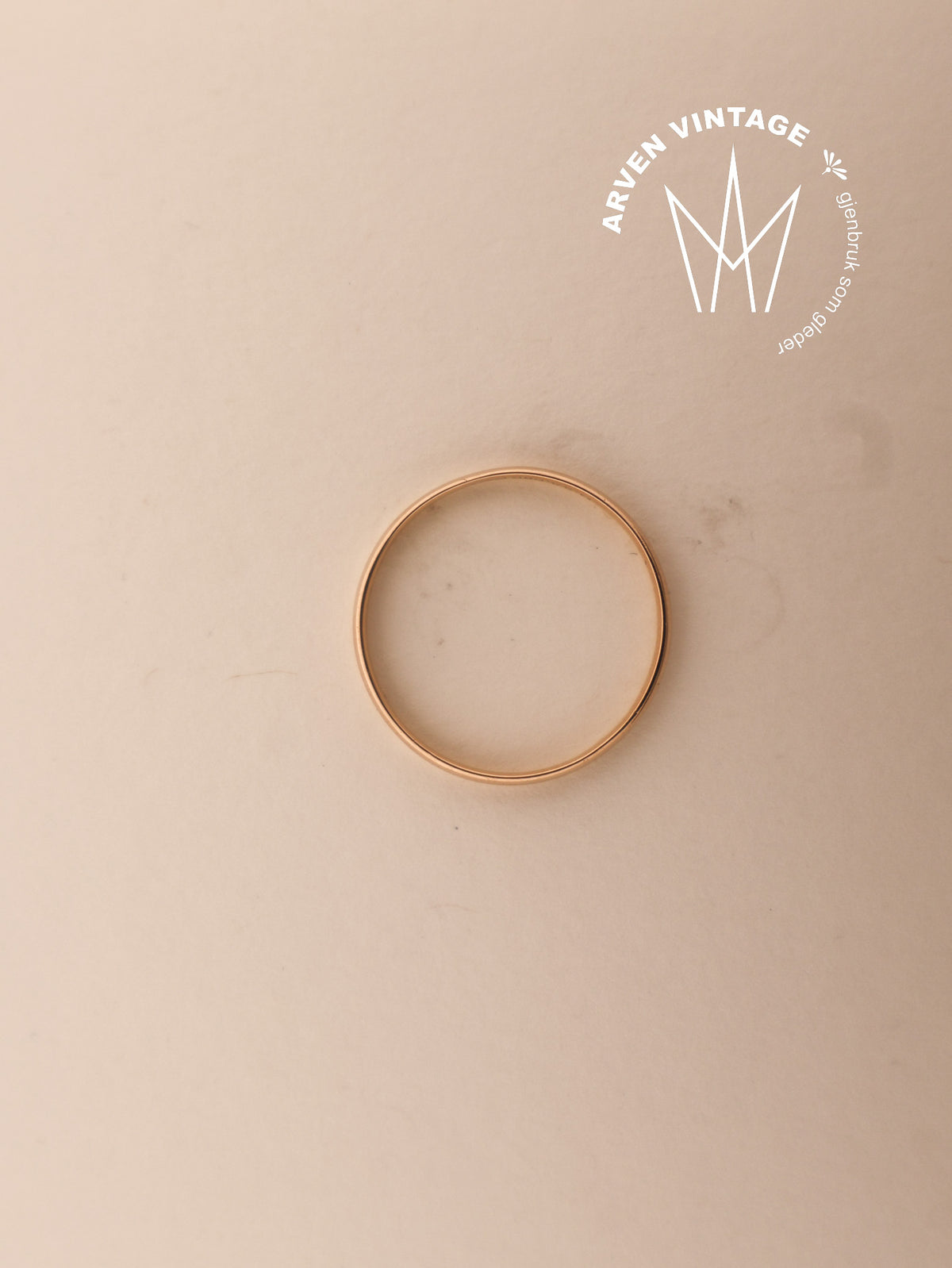 Vintage plain yellow gold ring size 66