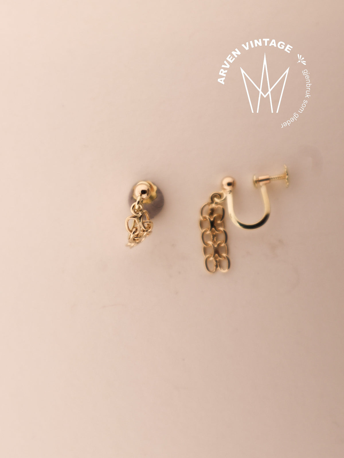 Vintage yellow gold earrings