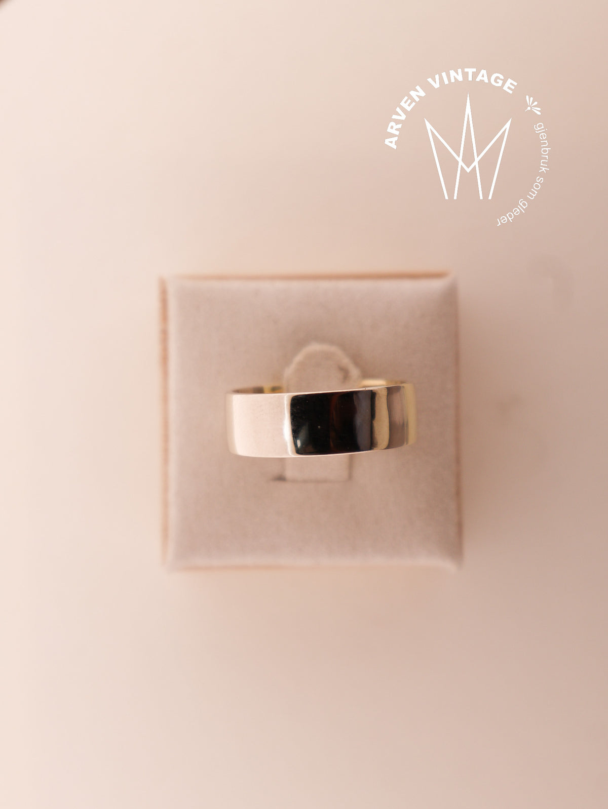 Vintage smooth yellow gold ring size 61