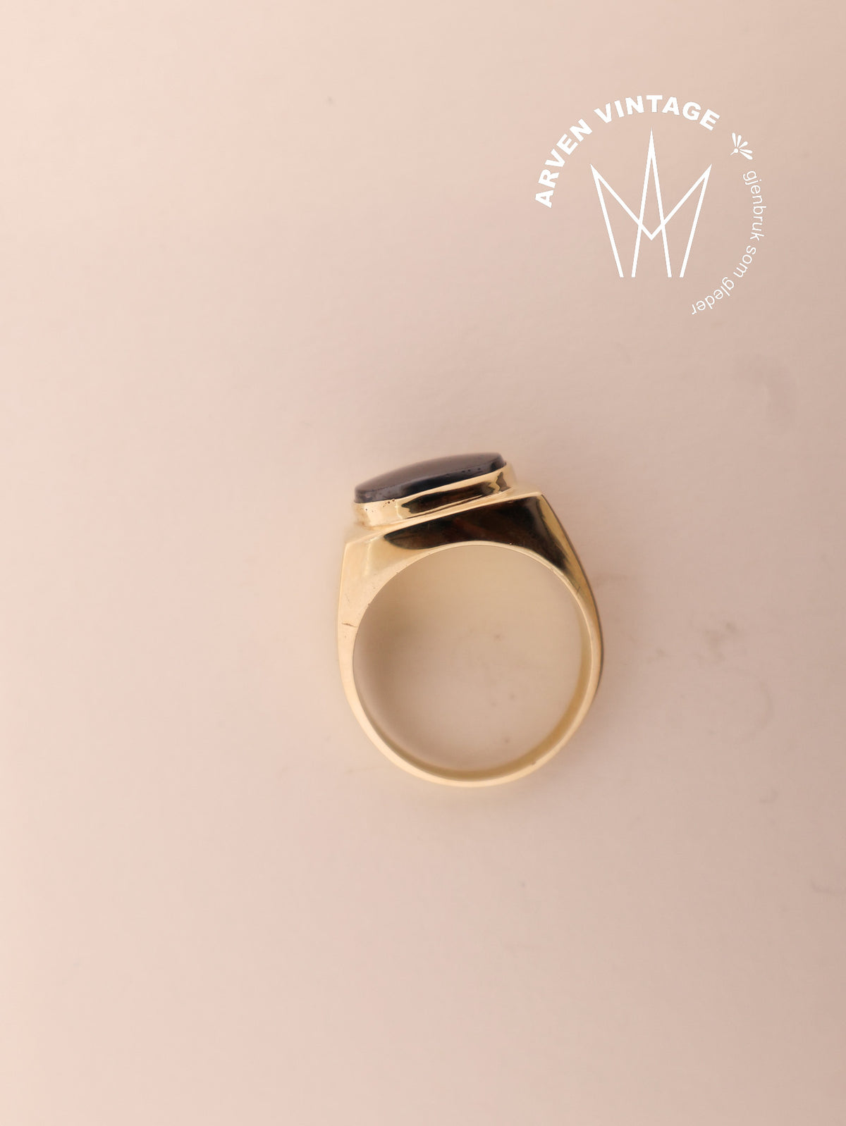 Vintage ring gult gull med svart sten str.67