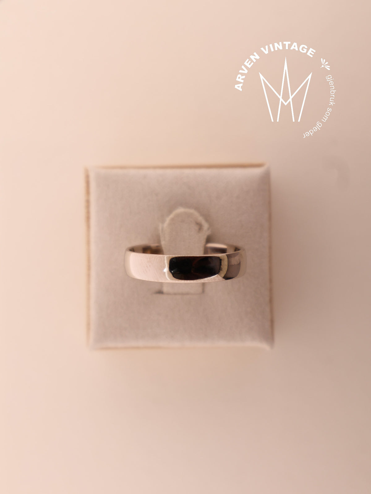 Vintage plain ring in white gold, size 63