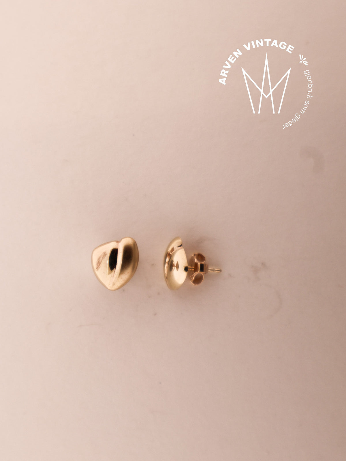 Vintage yellow gold earrings