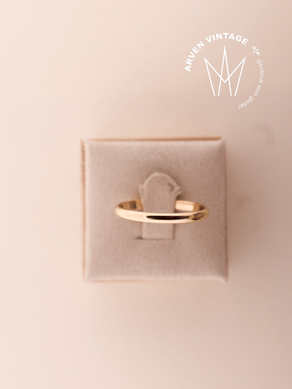 Vintage smooth yellow gold ring, size 63