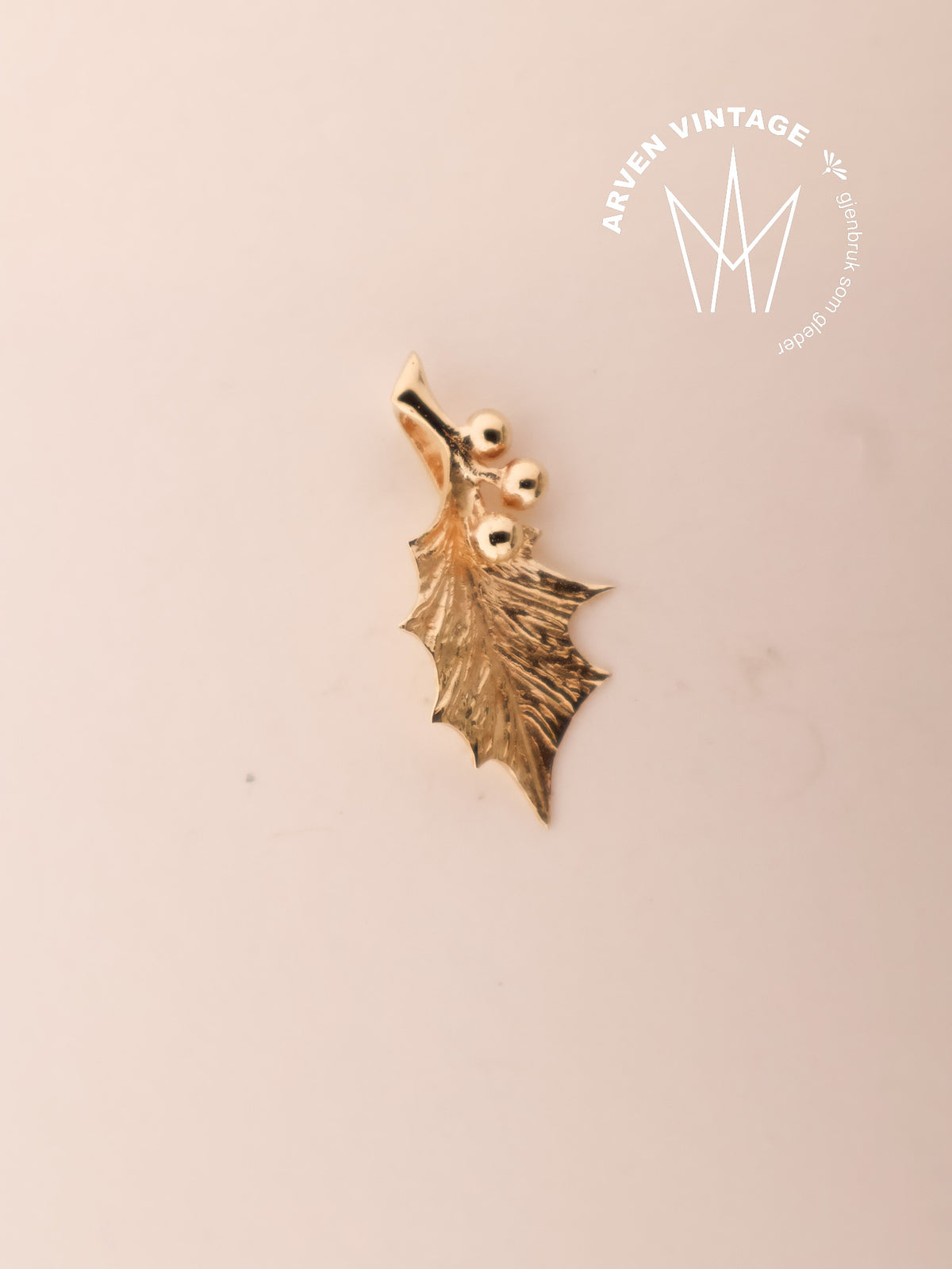 Vintage pendant yellow gold