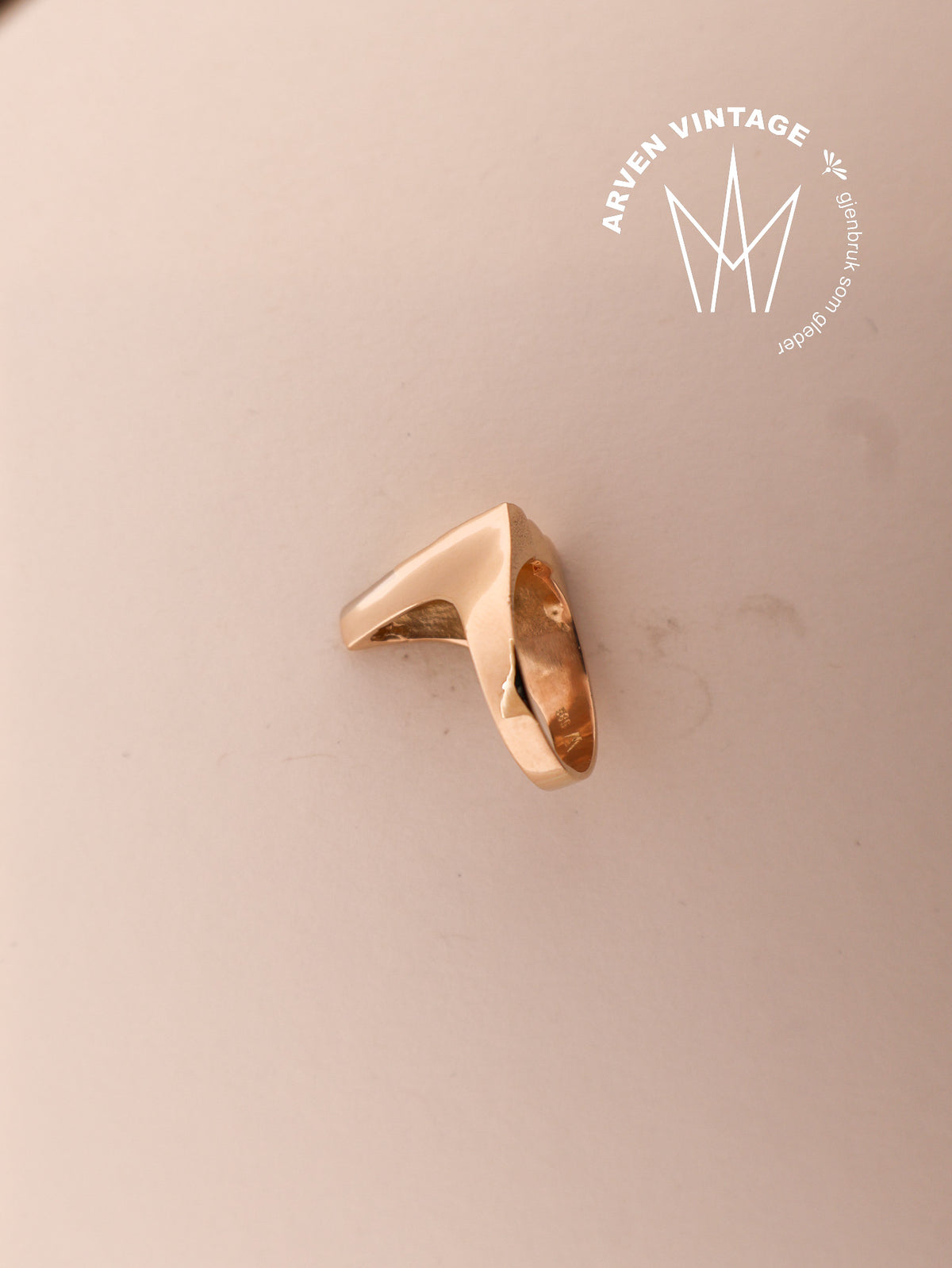 Vintage ring in yellow gold size 57