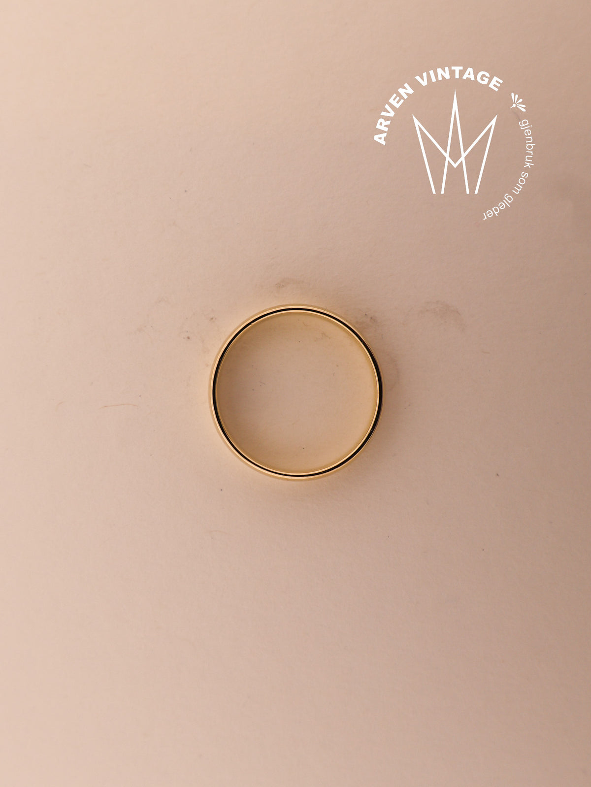 Vintage plain yellow gold ring size 65