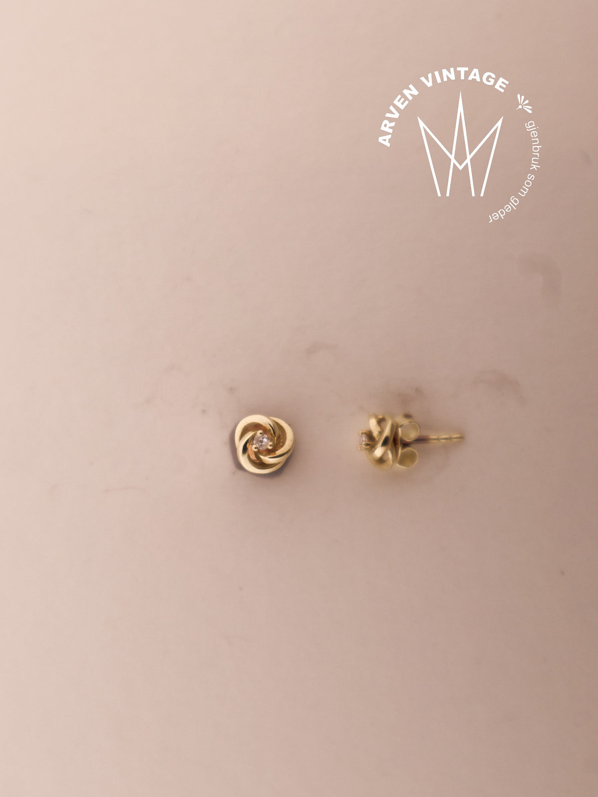 Vintage yellow gold earrings