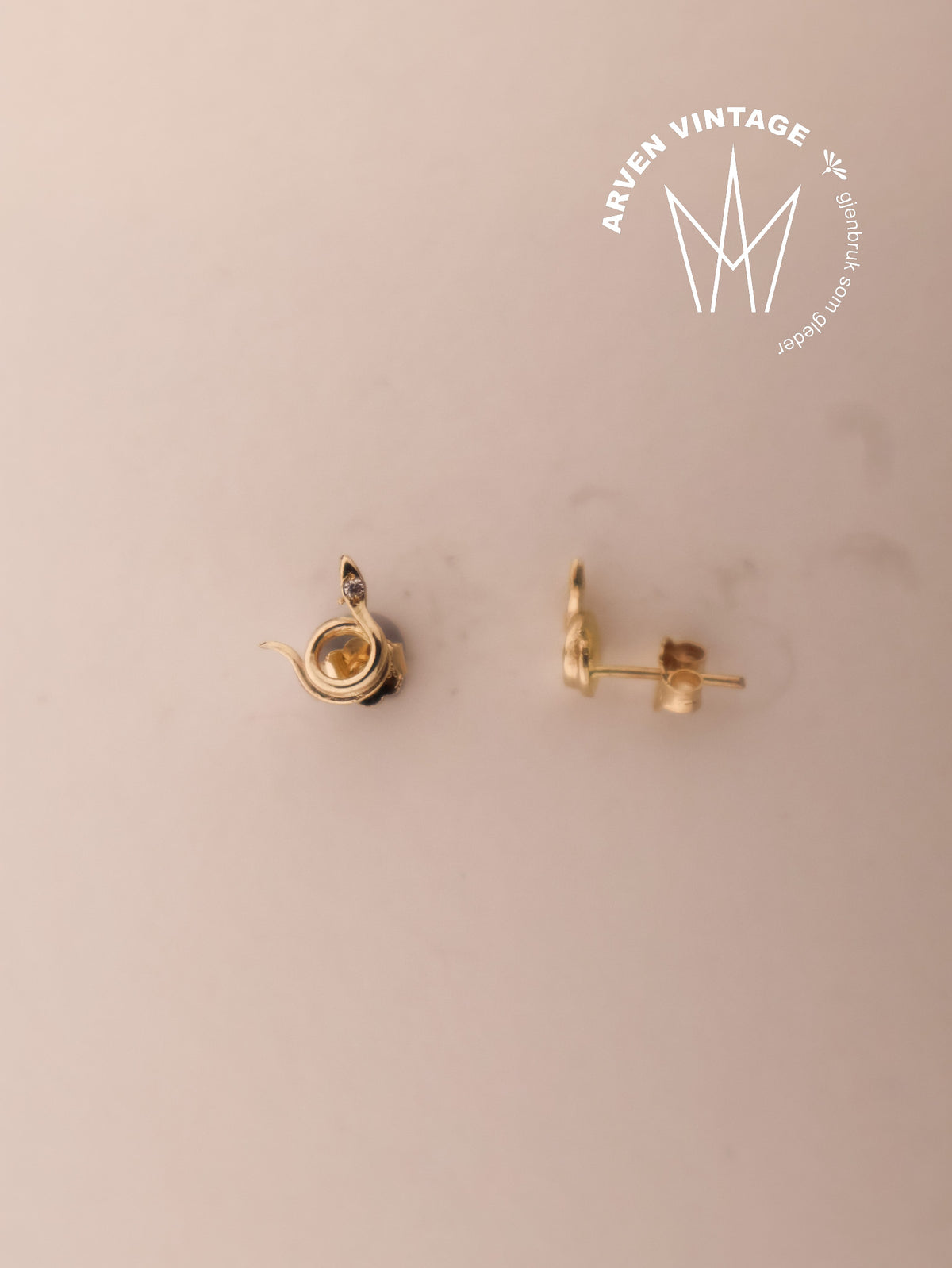 Vintage yellow gold earrings