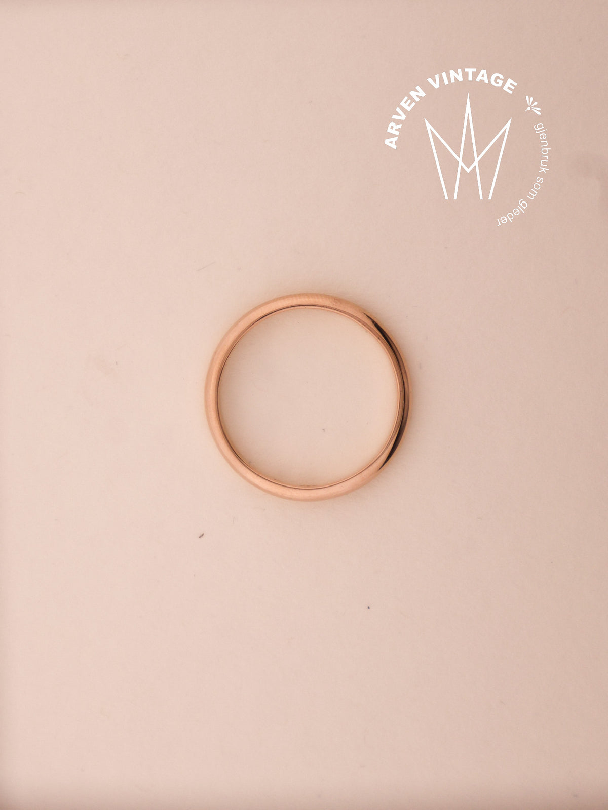 Vintage plain yellow gold ring size 68